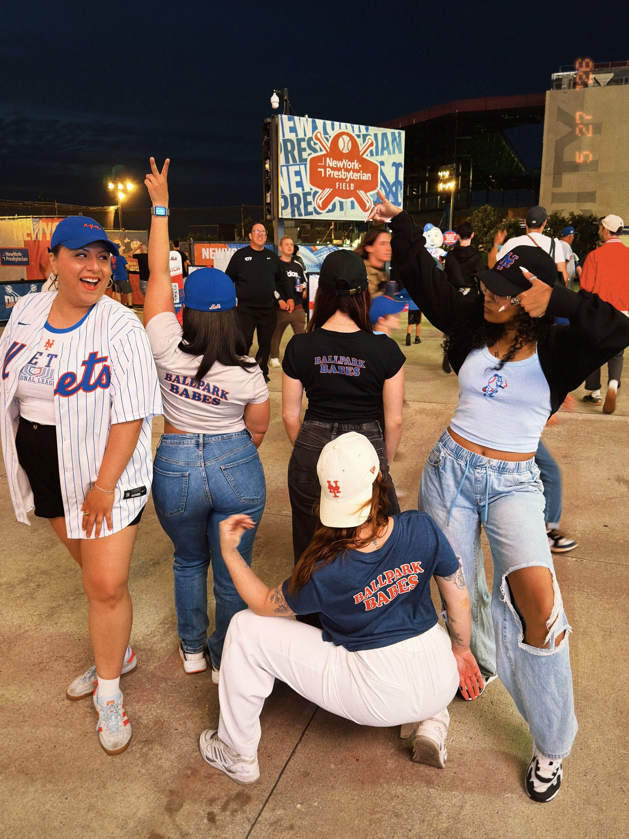 Yes, the Mets lost last night (as expected), but I still had the best time with my babes and running into friends. I love this community! 💙🧡

#MetsFans #LGM #newyorkmets #citifield