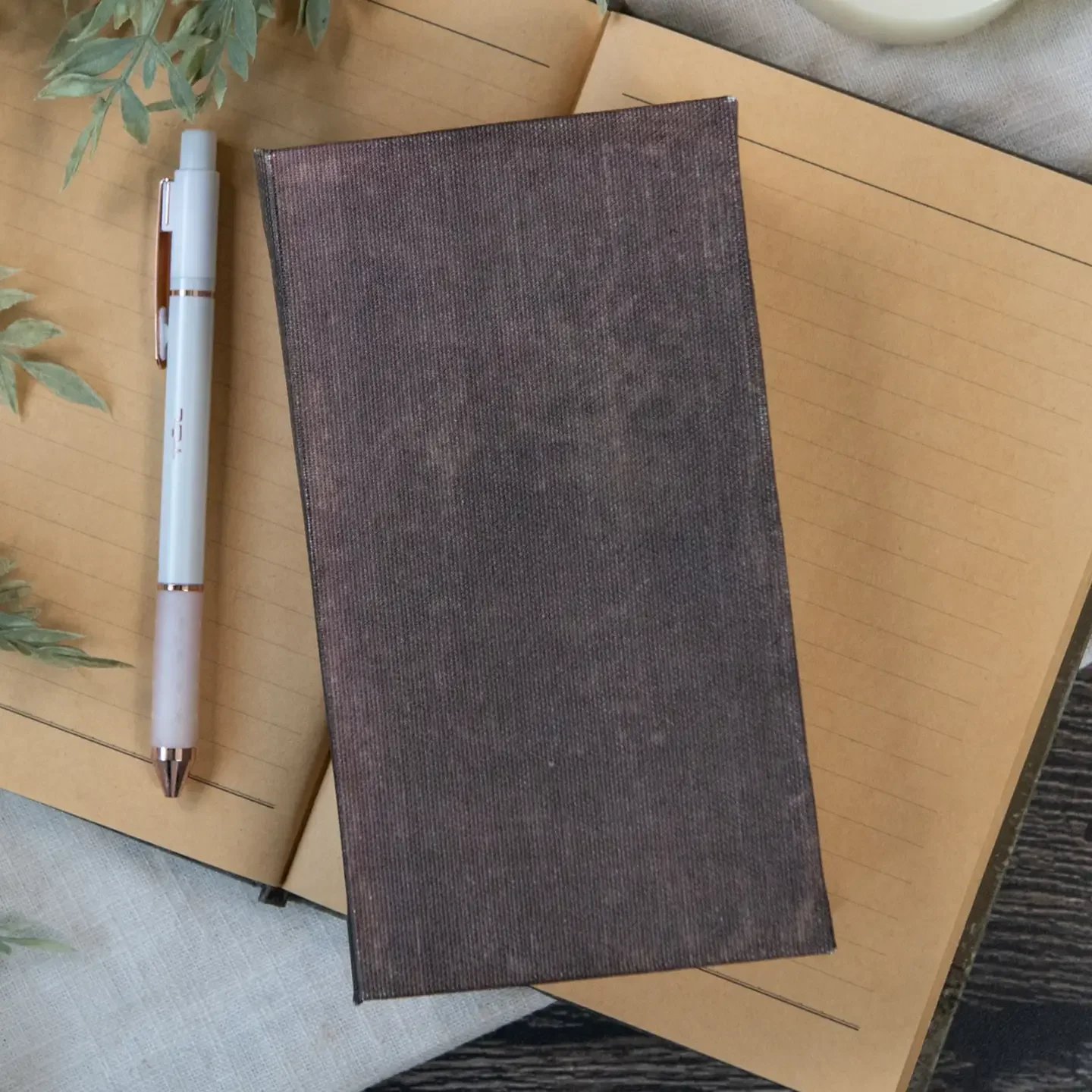 7" American Biography Journal