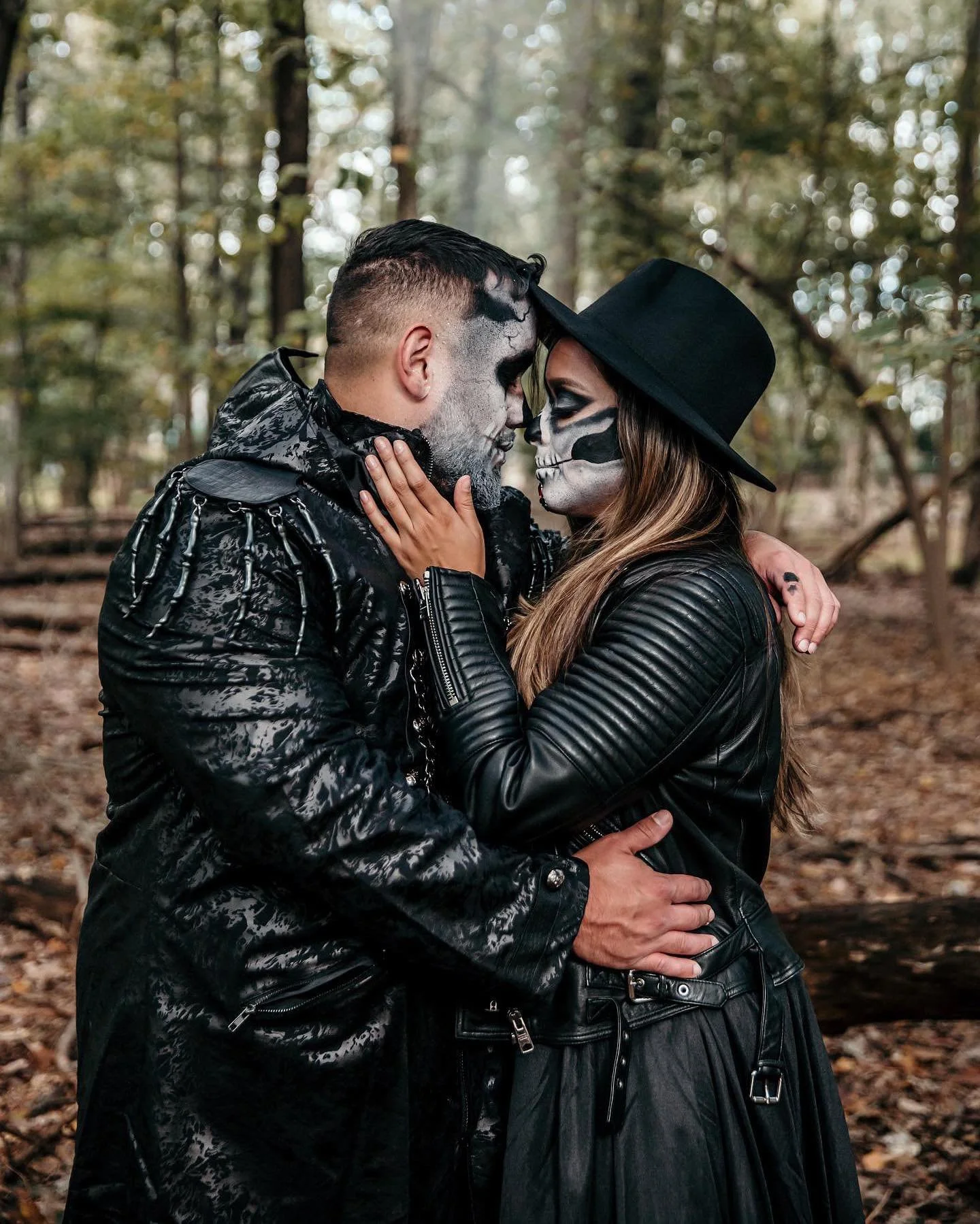Absolutely loved the way this Day of The Dead Photo Shoot turned out!
Photographer @anjphotographer 
Models @lizzyonthetrack @jerithtaughtme