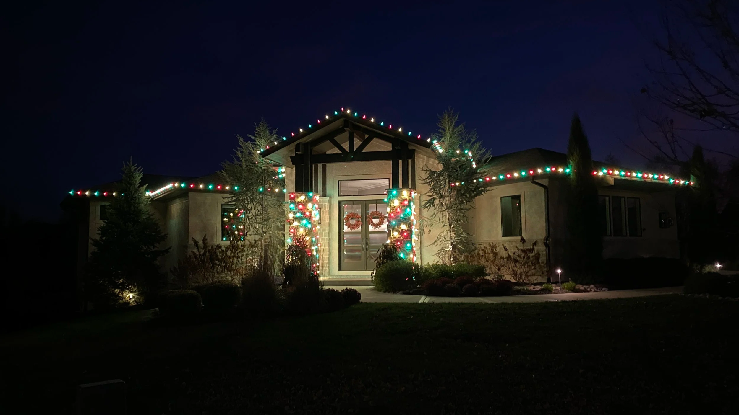 Roof Line Christmas Lights Red, Green, warm white colors, Columns  wrapped