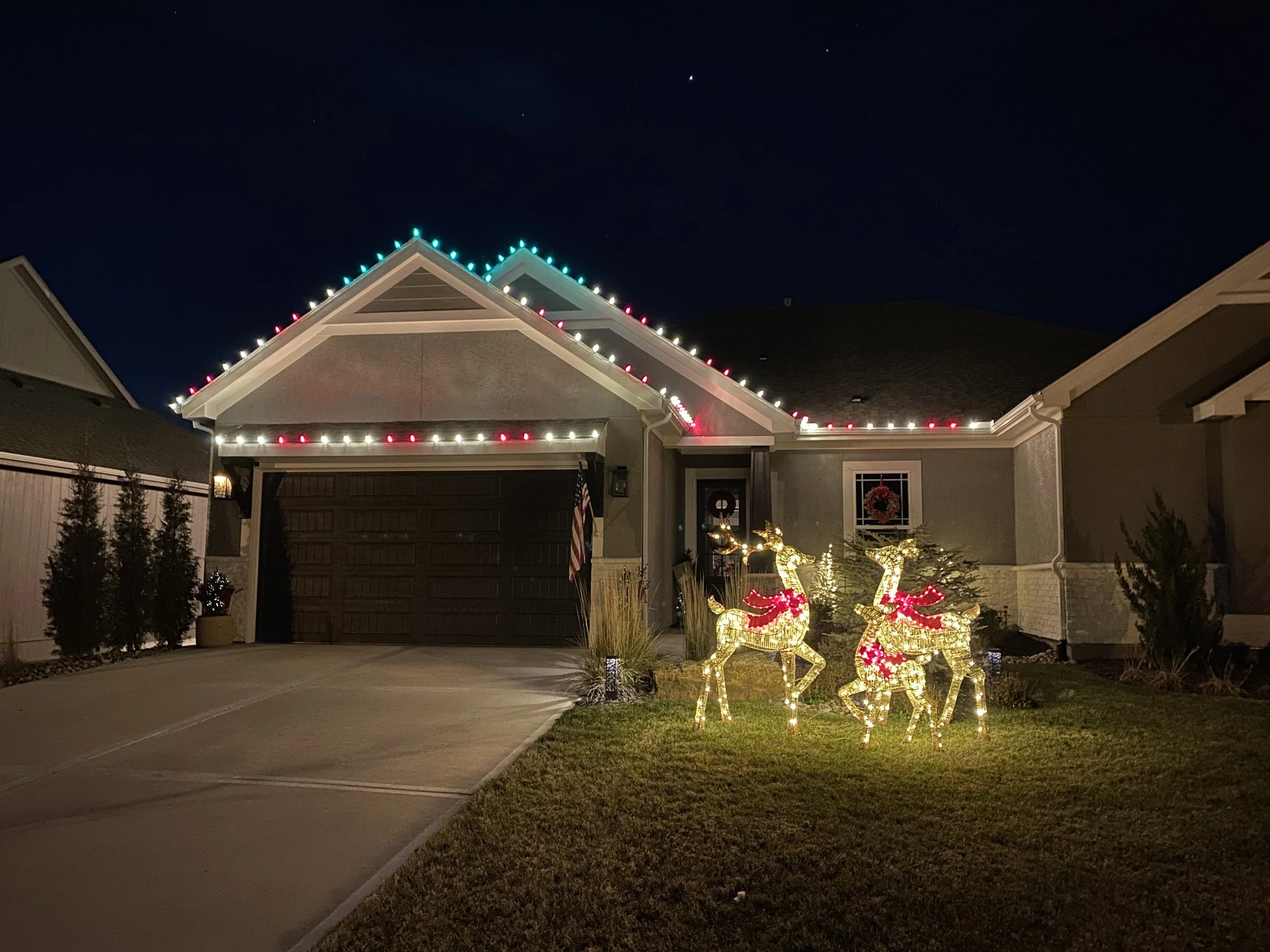 Custom - 3 Pure White, 2 Red, Green Peaks