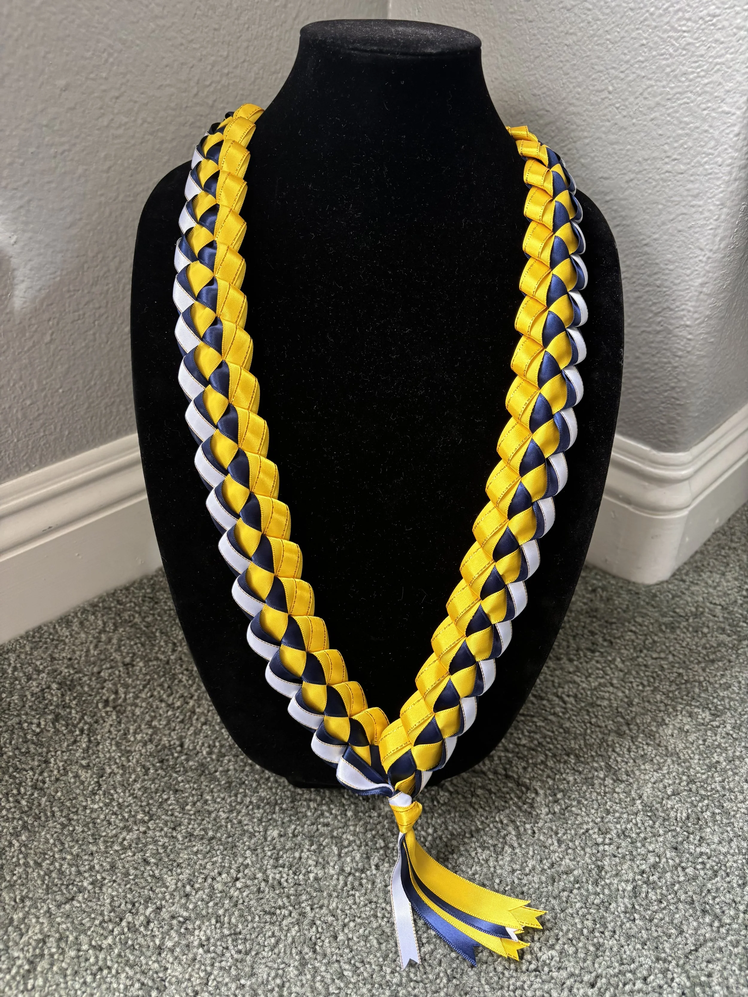 Tri-color (White/Navy/Yellow) $25 (Whitman)