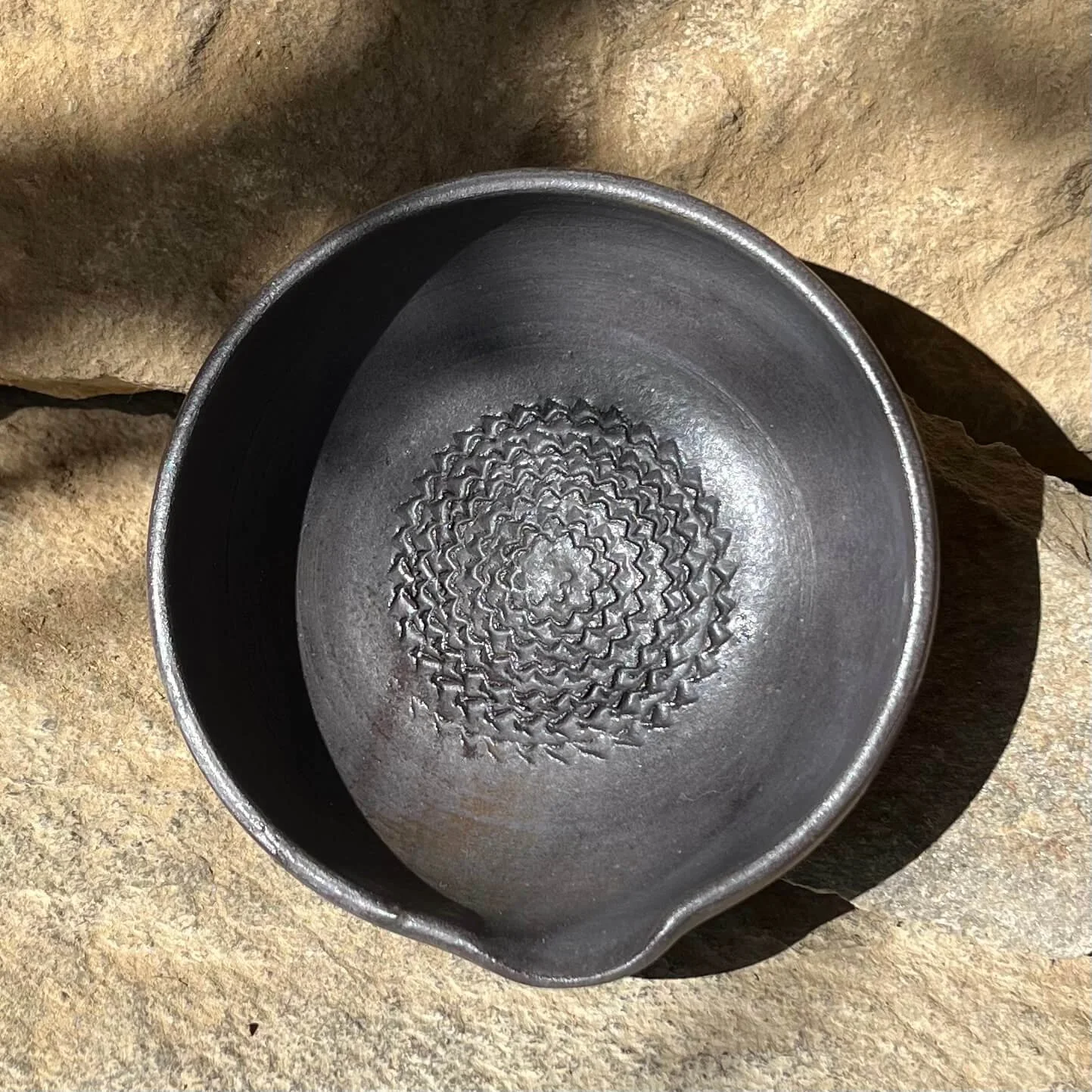 Solis garlic grater in Basalt