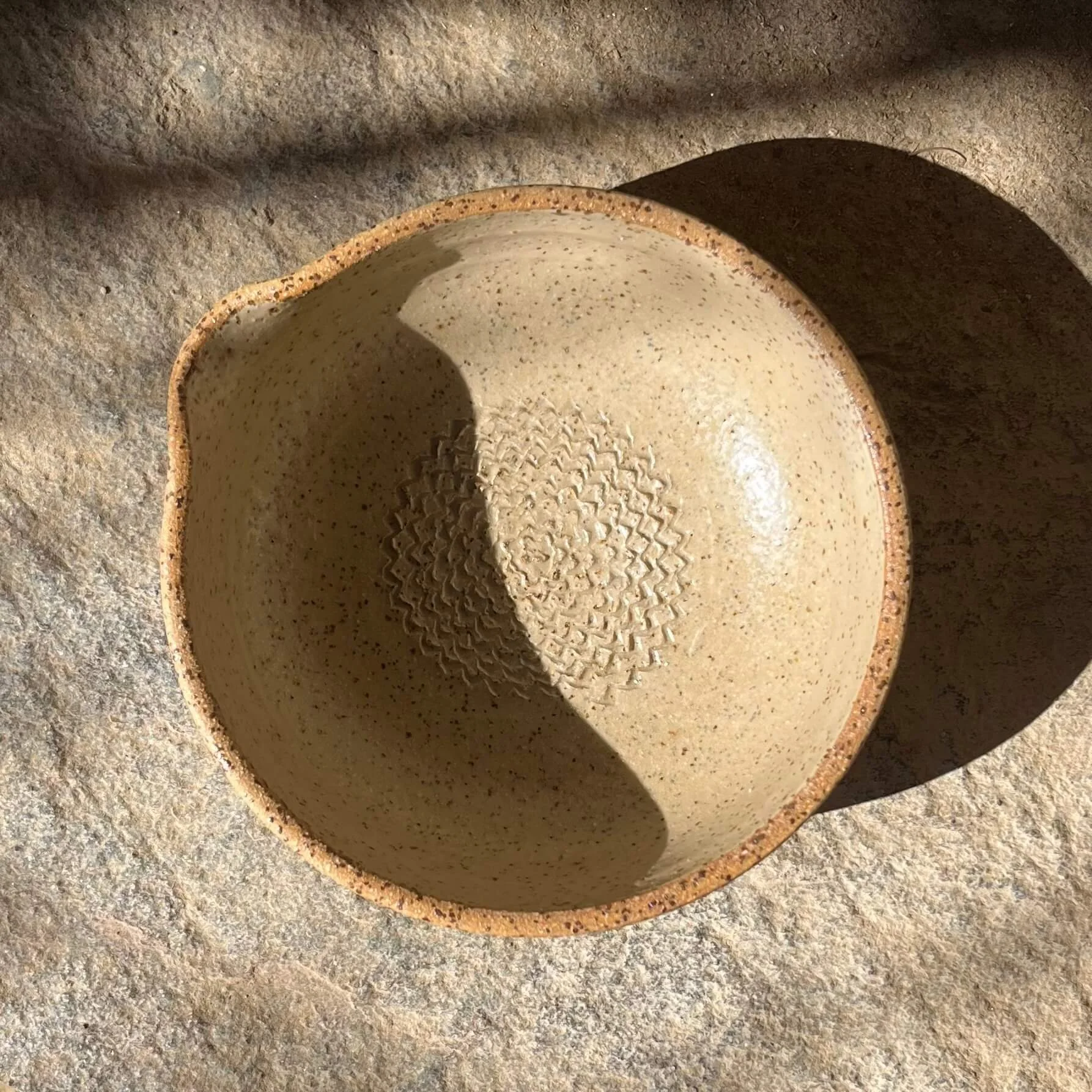 Solis garlic grater in Sand