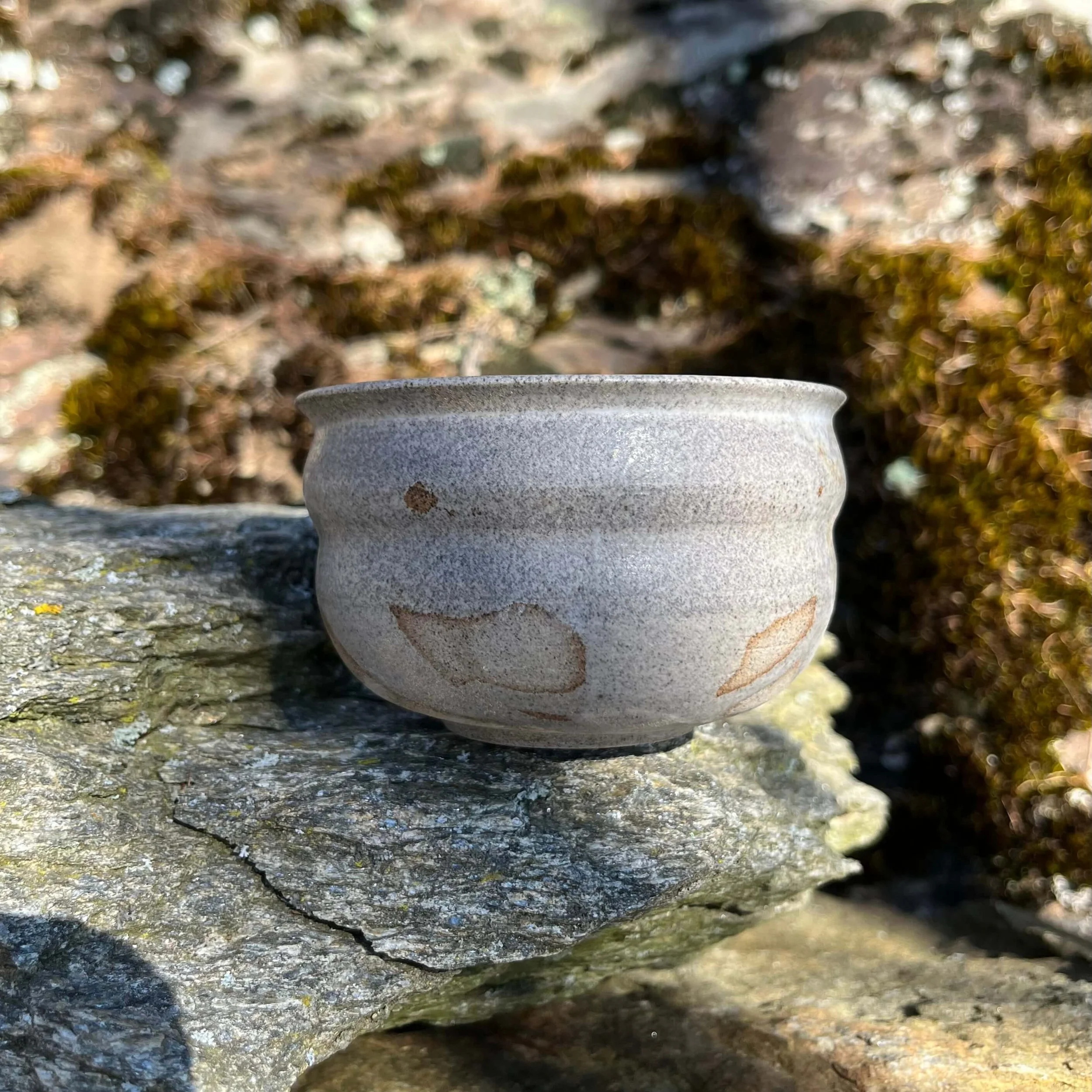 Sway cup small in granite