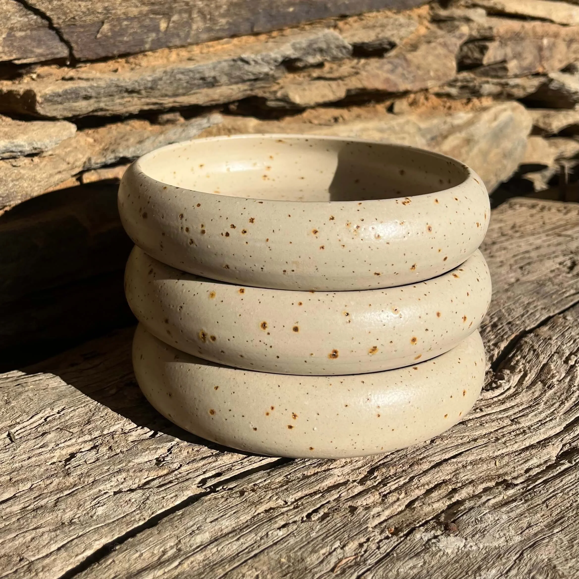 Solis flat bowl in Ivory