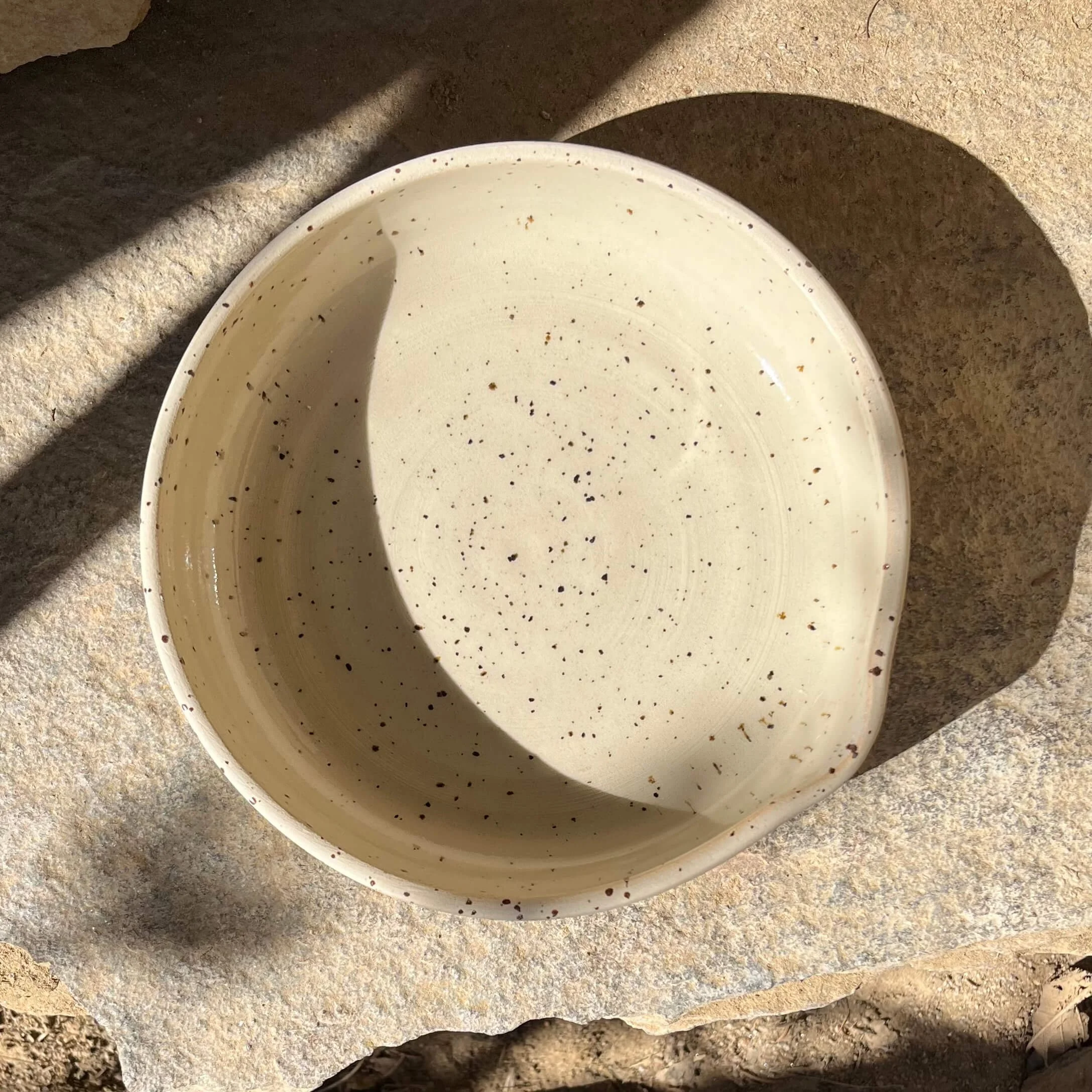 Darc solis bowl spout ivory 2.jpeg