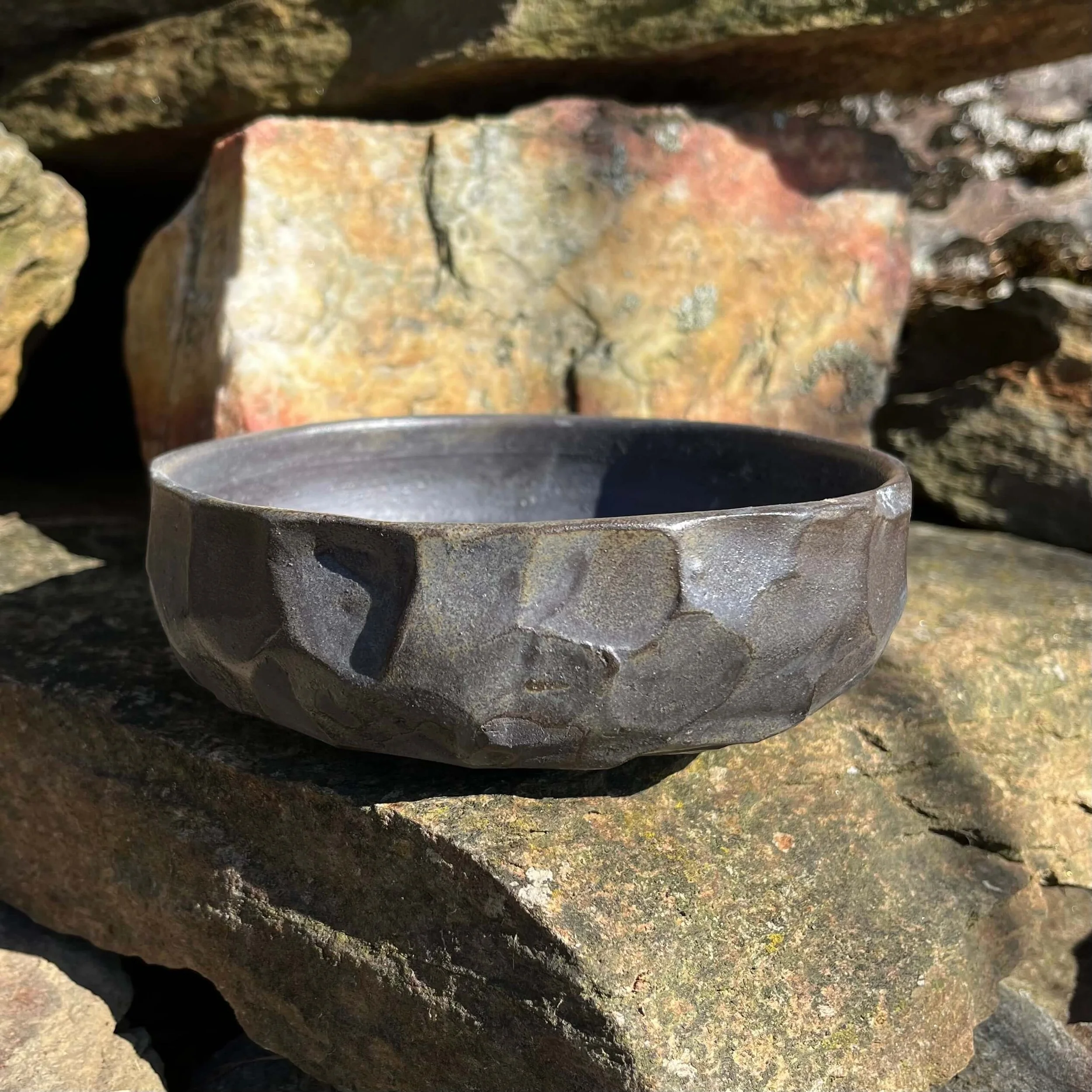 Staccato bowl in Basalt
