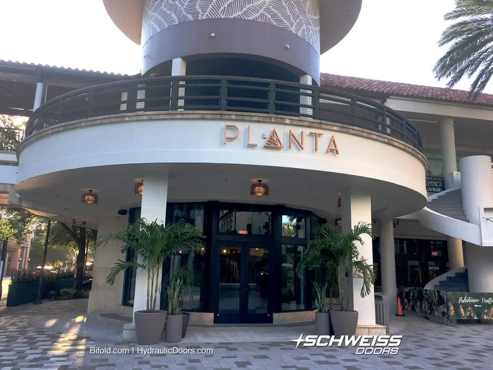 planta-high-scale-restaurant-door-1.jpg