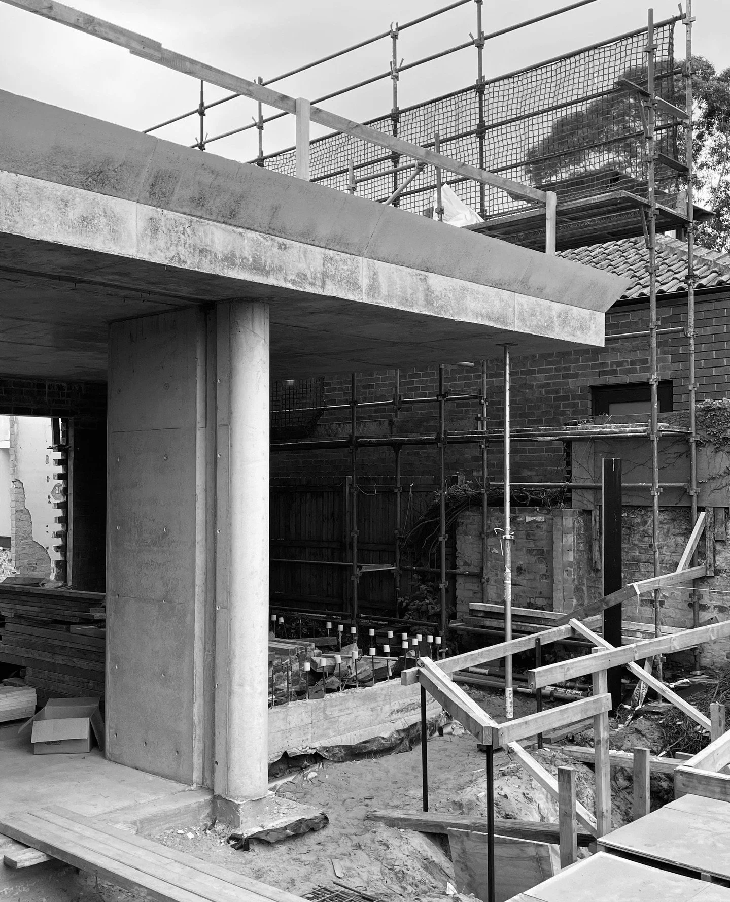 A first glimpse of the dining room and green roof emerging at Park House.⁠
⁠
This is always one of the most exciting times in any project - and in this case it is a moment 3 years plus in the making due to the onerous planning process associated with