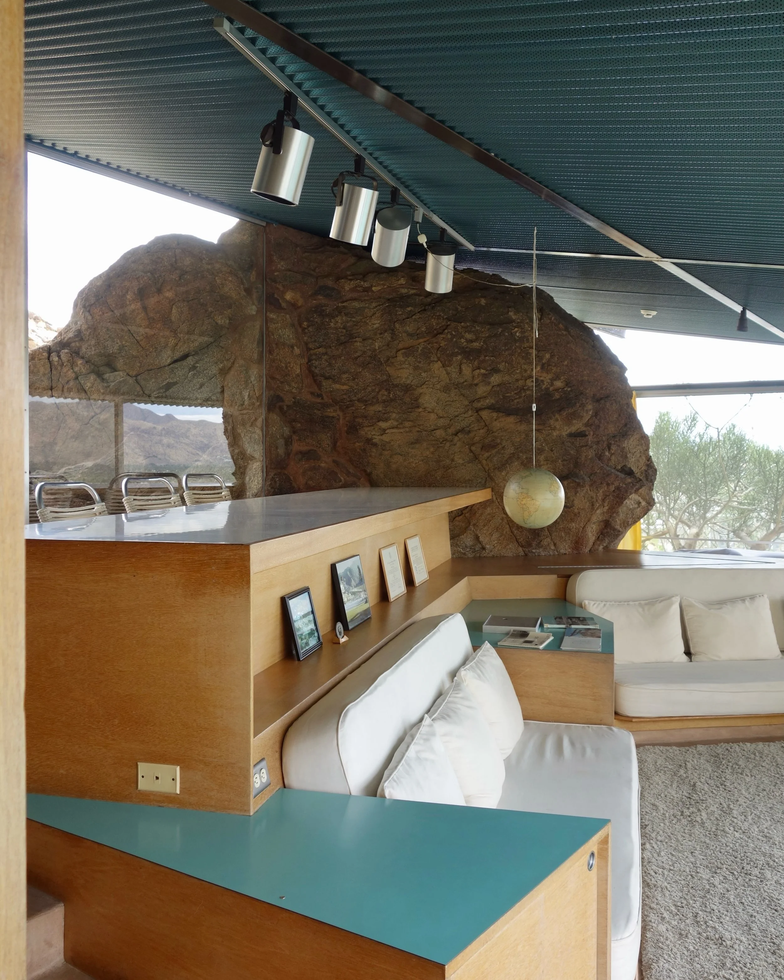 MCM Part 2: Frey House II by Albert Frey.

Following on from our previous post reflecting on the enduring inspiration of West Coast modernism, these are some photos from another highlight of our 2019 trip to California.

This incredibly inventive sma