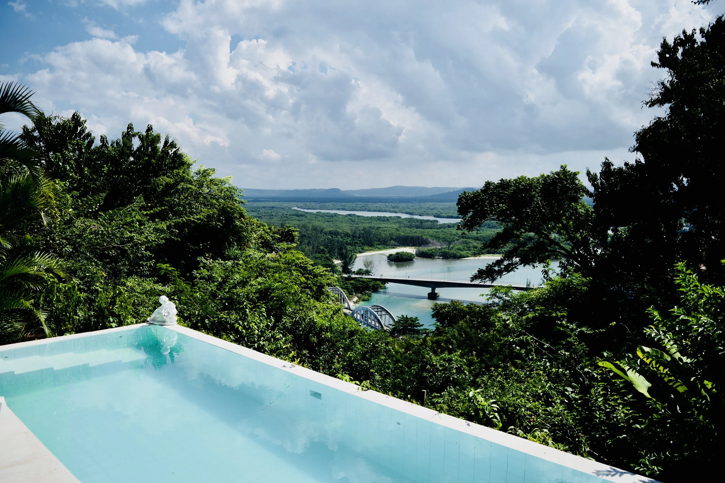 Banana Leaf Eco Hostel - Business Development & Residence Conversion