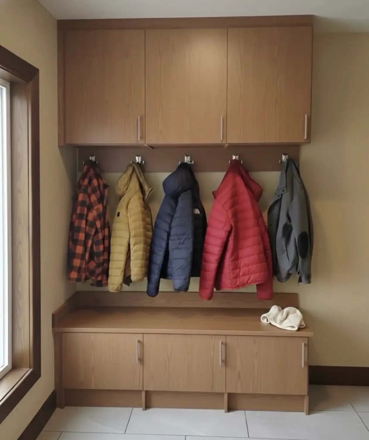 Small Entryway Storage Solutions That Actually Work&nbsp;