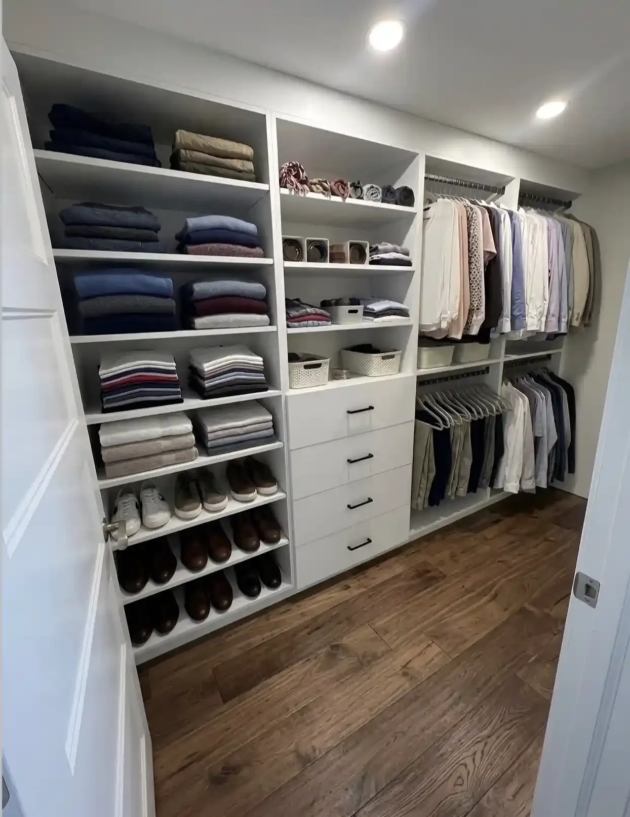 Custom Built-Ins vs. IKEA: What's Better for Toronto Homeowners?&nbsp;