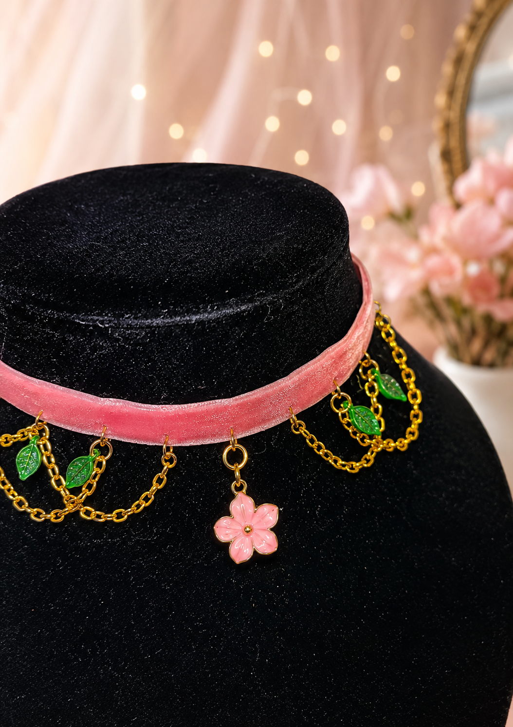 pink choker vnv 2.png
