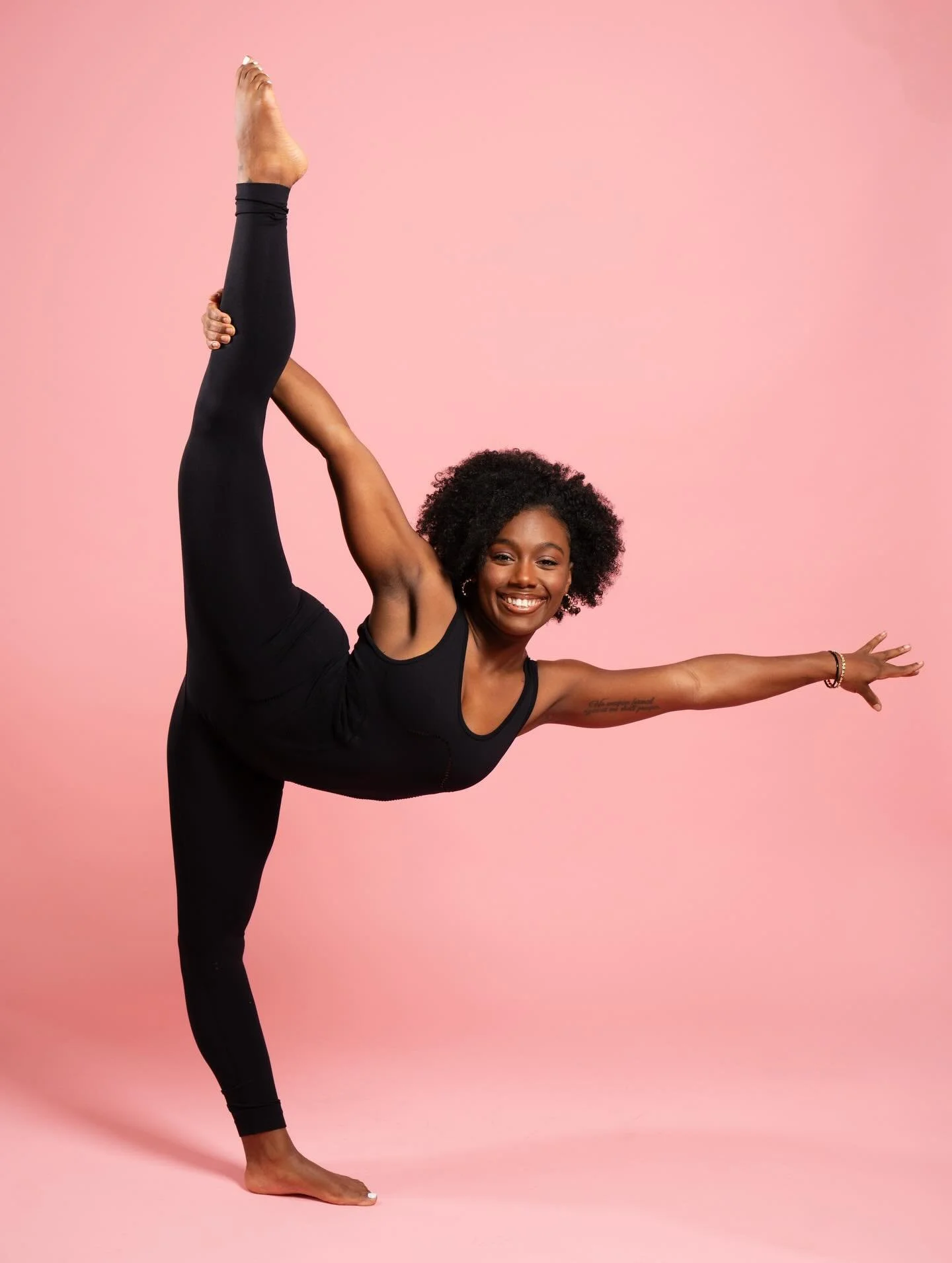 Meet Miss Alayna 

A New York native who moved to LA to pursue her professional dance and acrobatics career, Miss Alayna earned her BFA in Commercial Dance and continues to perform across Los Angeles, nationwide, and internationally.
She brings profe