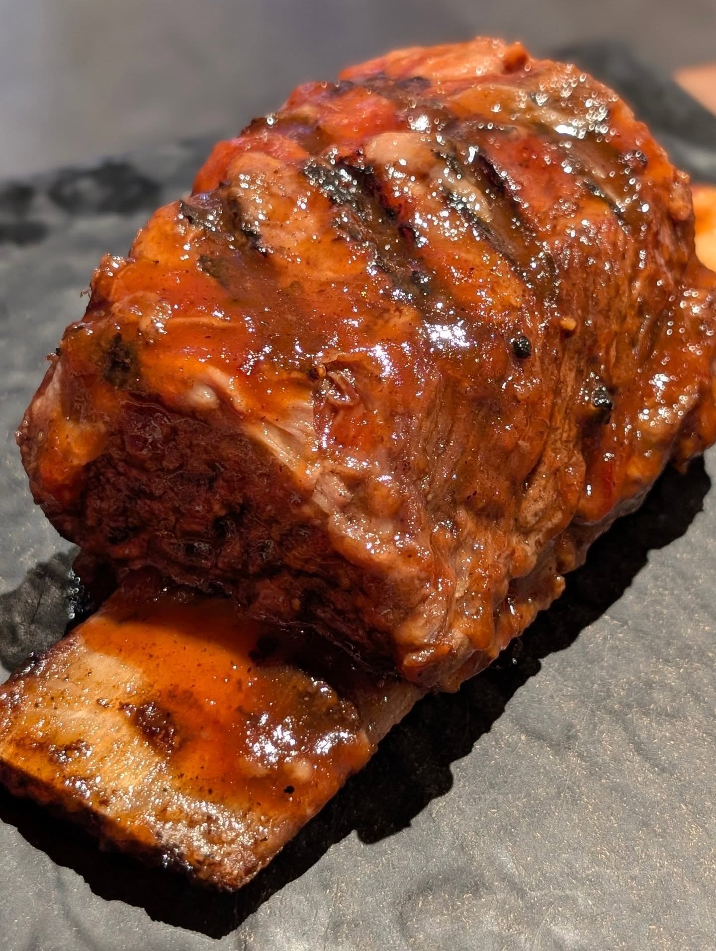 Did you know? Grass-finished beef has higher levels of Omega-3s and antioxidants. 🧠 Basically, eating this rib makes you a genius. We don&rsquo;t make the rules!