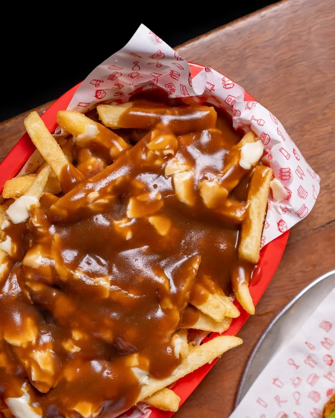 Lunch plans? Sorted. Drop by today and grab our poutine for just $10! 🍟🧀

#brisbanepoutine #fishlane #southbrisbane #poutine