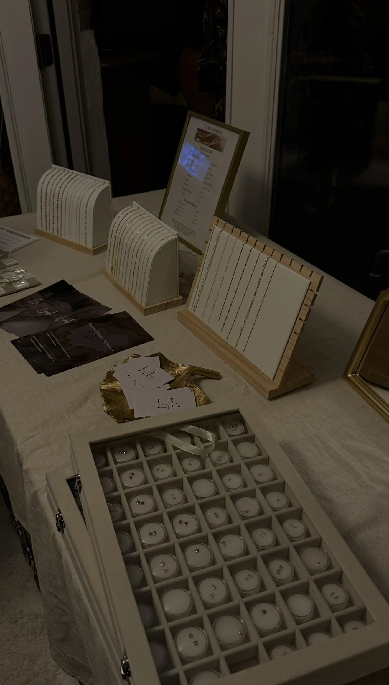Girls' night pop up
