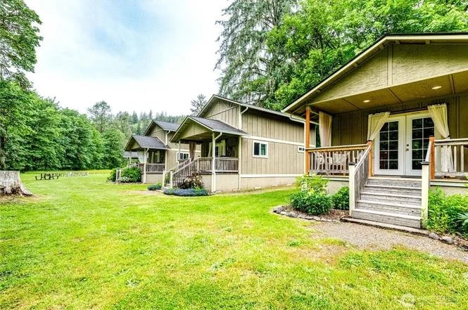 Four fully equipped cabins available