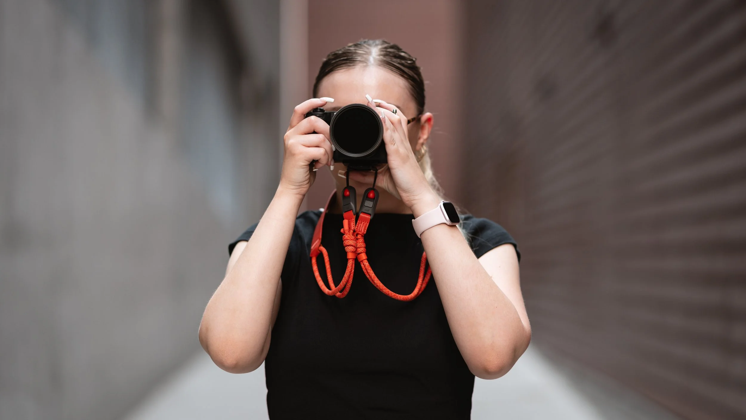 PGYTECH Camera Straps Street.jpg