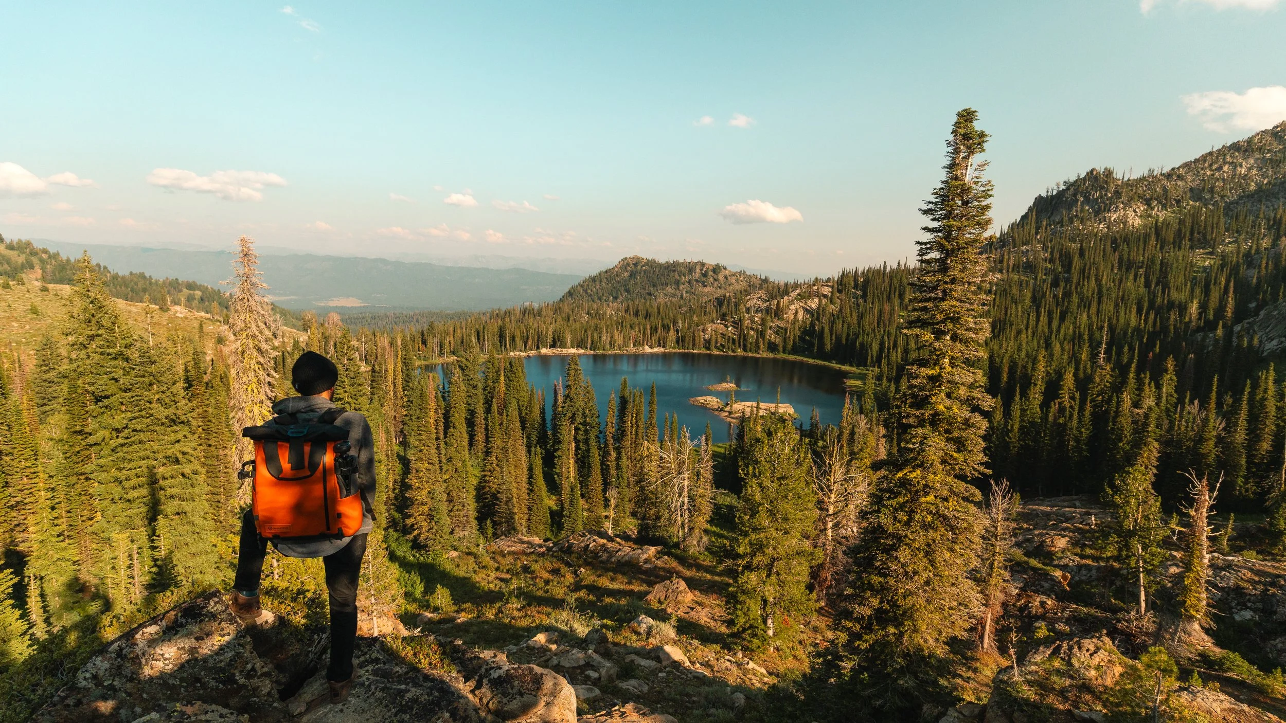Me Blue Lake a6700 Tamron 11-20 F2.8.jpg