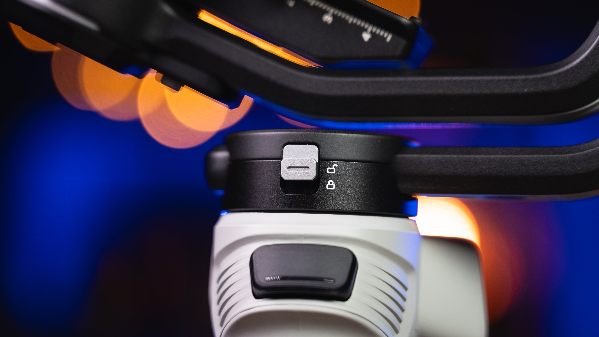 Zhiyun zhiyun cinepeer weebill 3e Studio Detail Shots-6.jpg