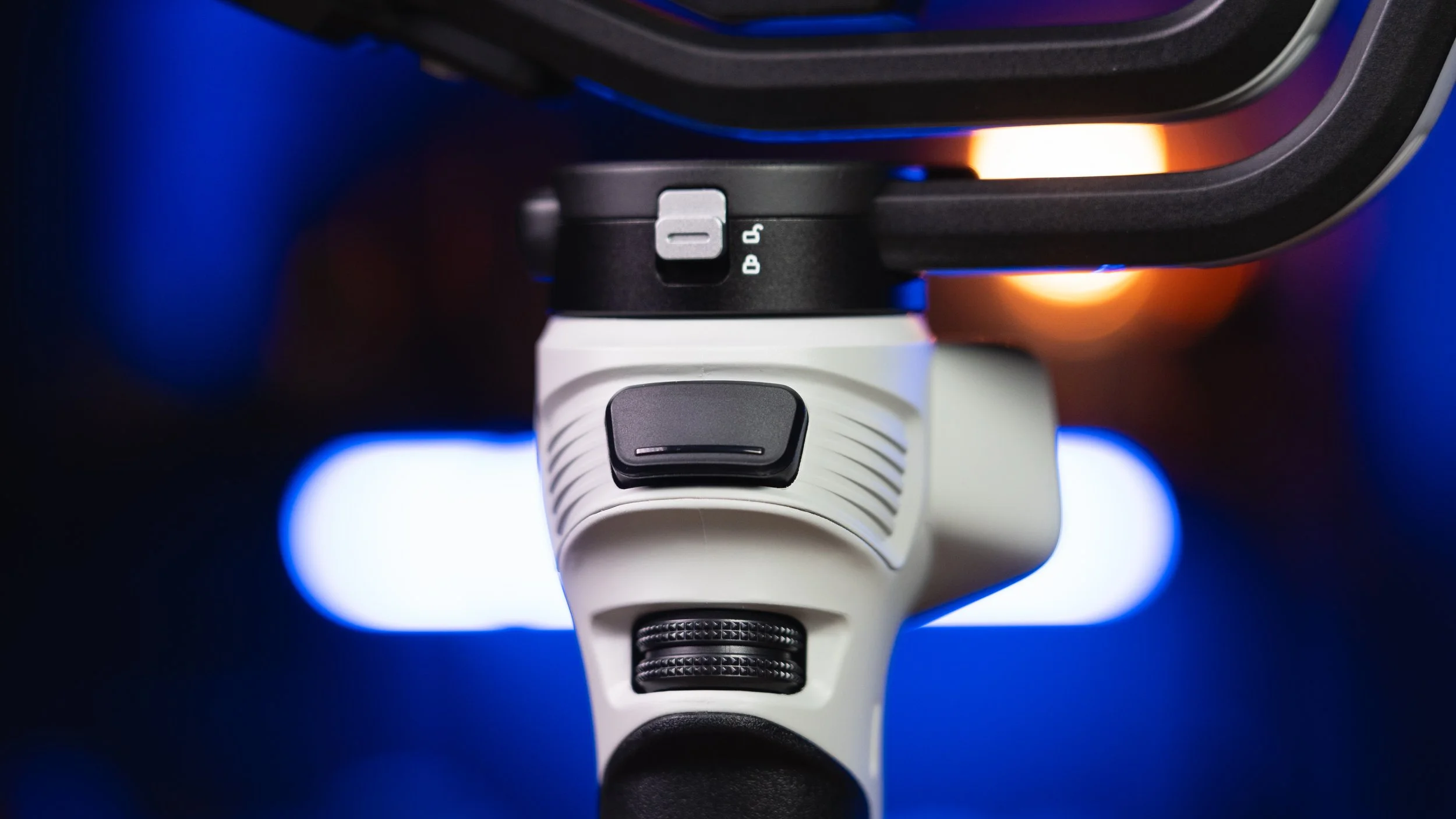 Zhiyun zhiyun cinepeer weebill 3e Studio Detail Shots-4.jpg