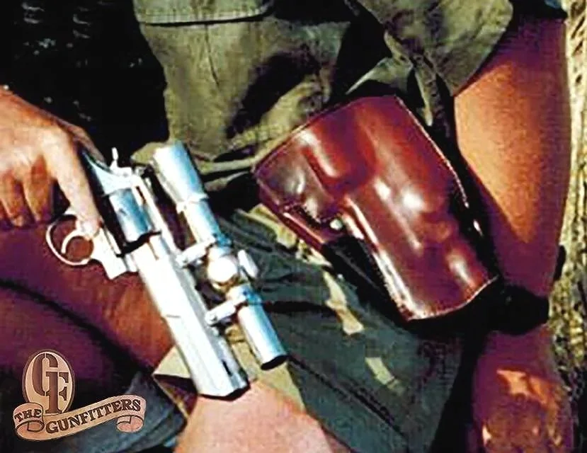 S&W 629-6 Performance Center w/ scope on safari in Africa. Reinforced 1/2" thick reverse wraparound welt. Box stitched top cover with "D" ring and closed muzzle.