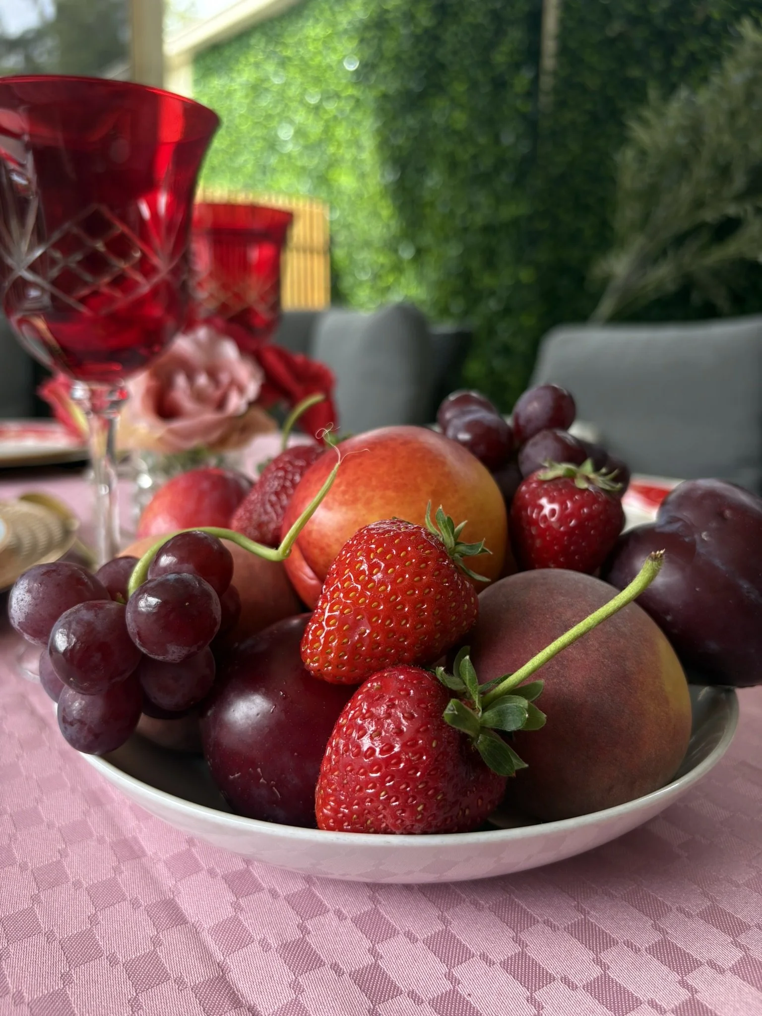 &nbsp;Late Summer Tablescape: A Stone Fruit Sunday Lunch at The Willows