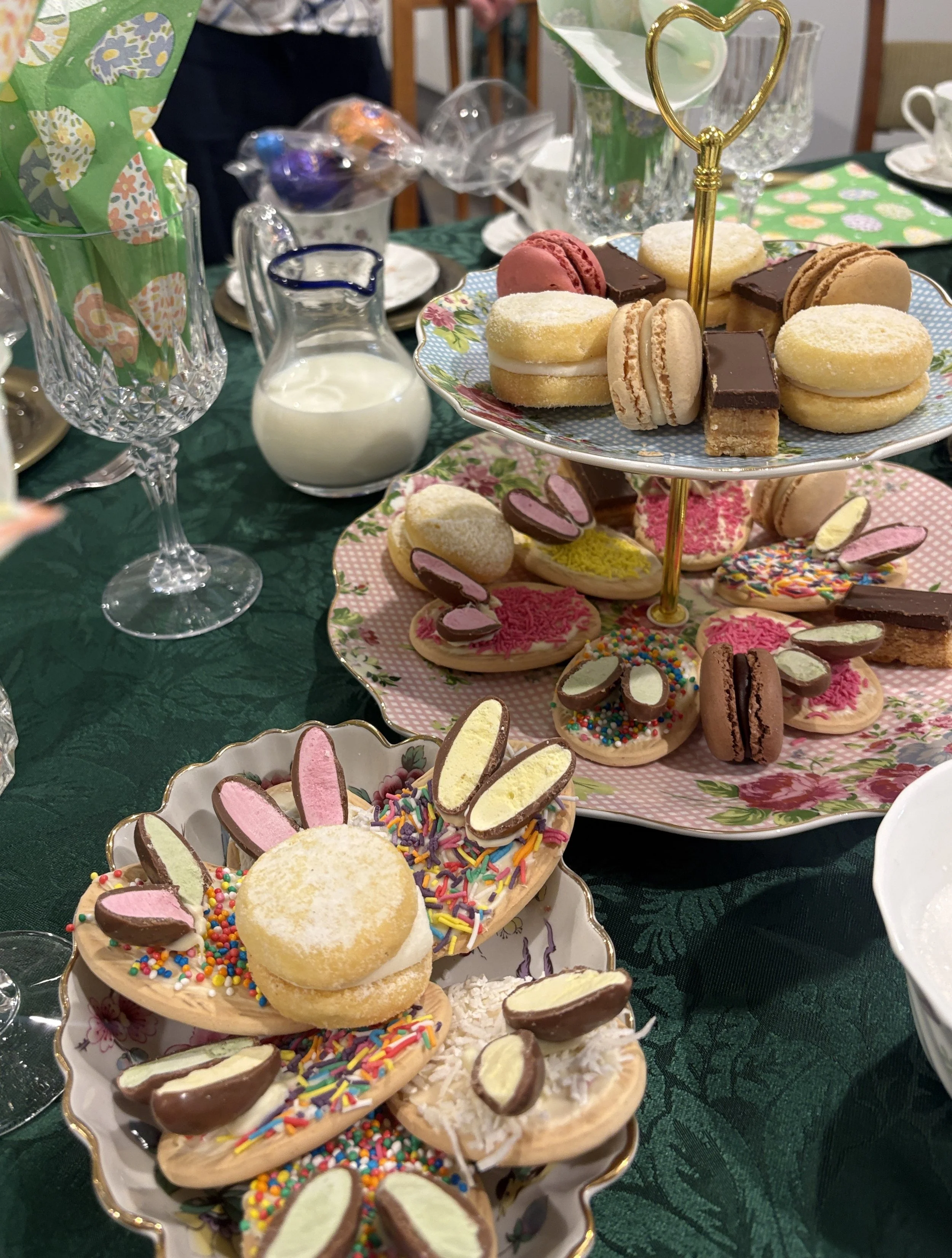 Easter table.JPG