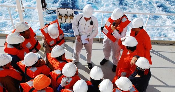 ⚓ Entry-Level Foundation: Launch Your Maritime Career