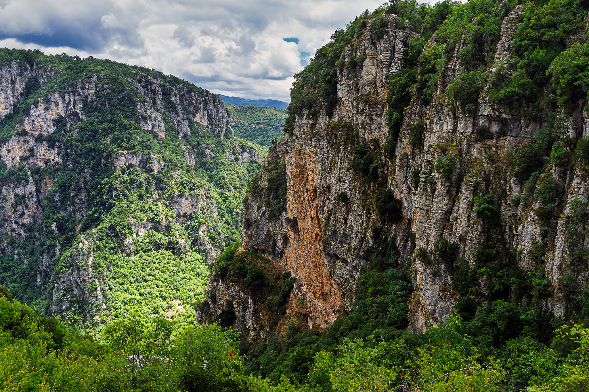 _DSC2611_Long Edge_2048x1365_U_70.png