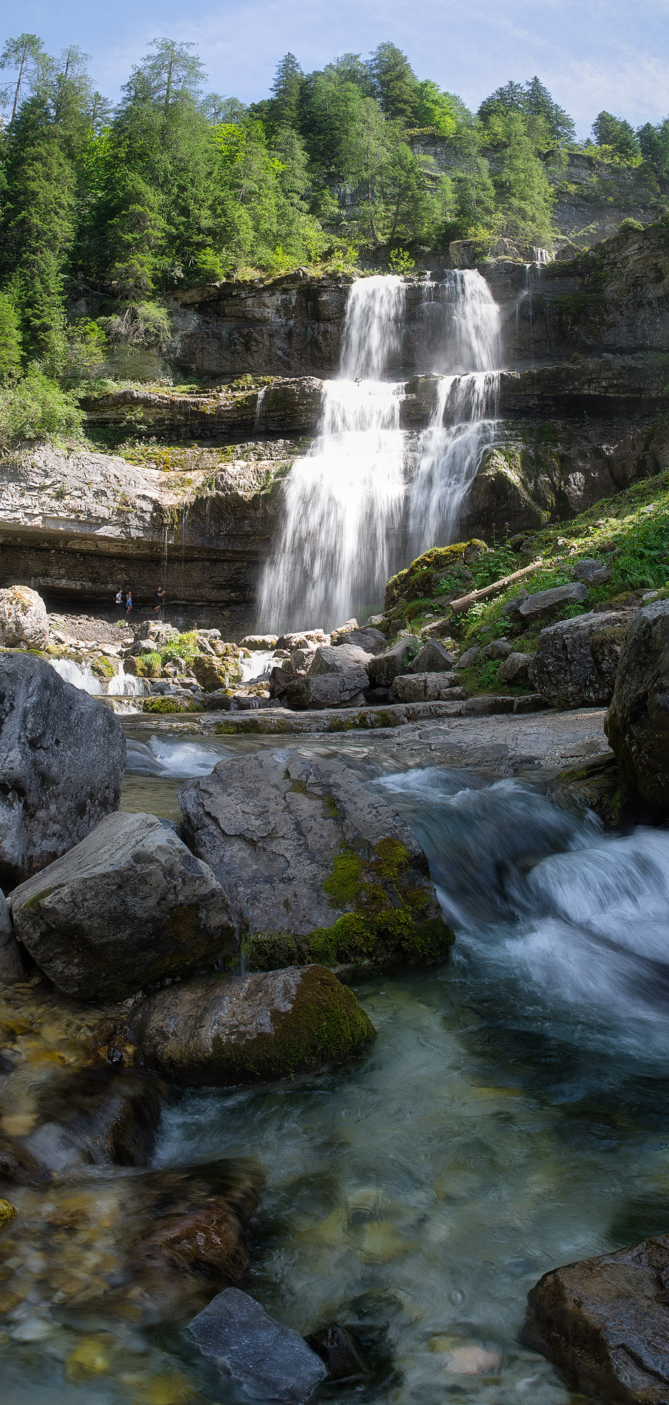 IMGP2159_panorama-LUM-01_Long Edge_975x2048_U_70.png