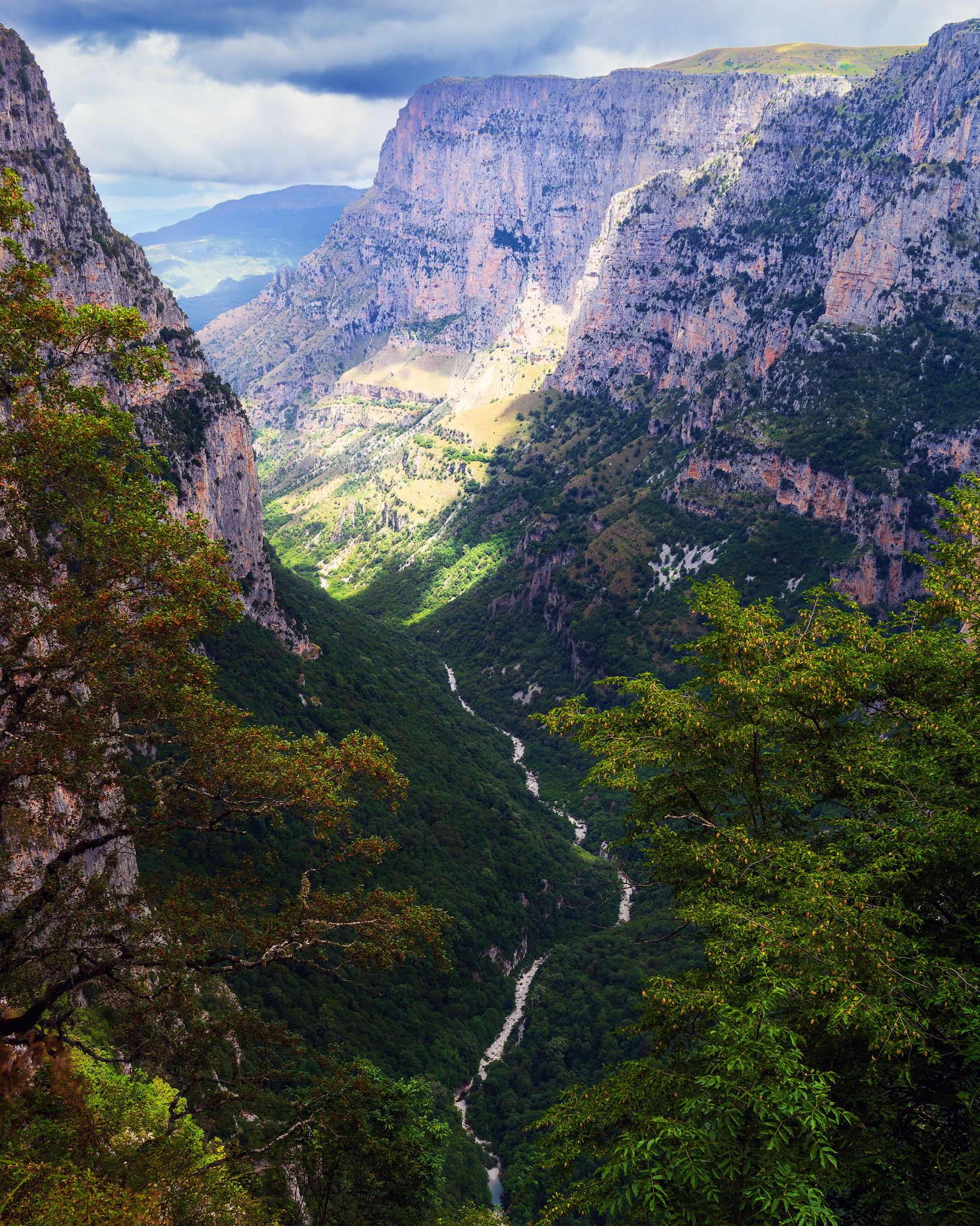 _DSC2596_VikosGorge-02_Long Edge_1638x2048_U_70.png