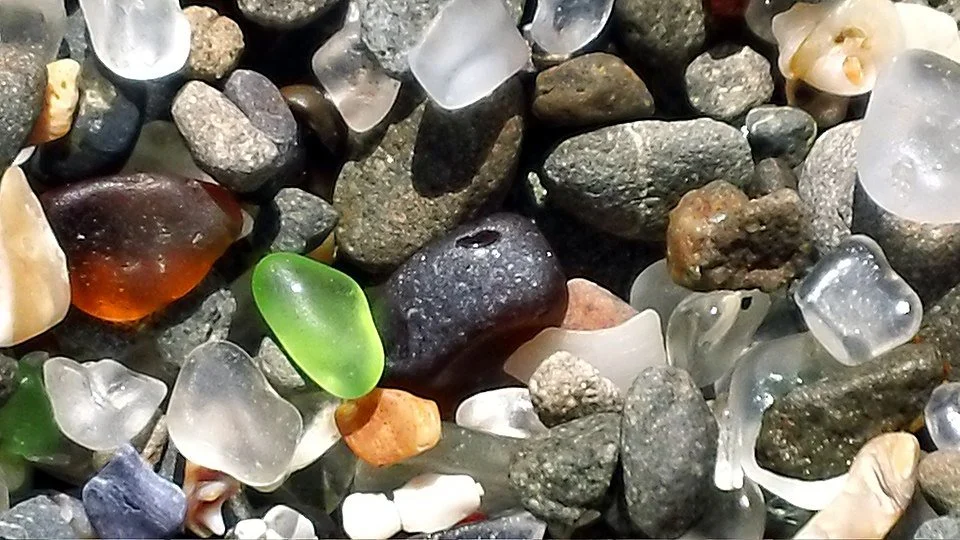 Glass_Beach_-_Fort_Bragg_California.jpg