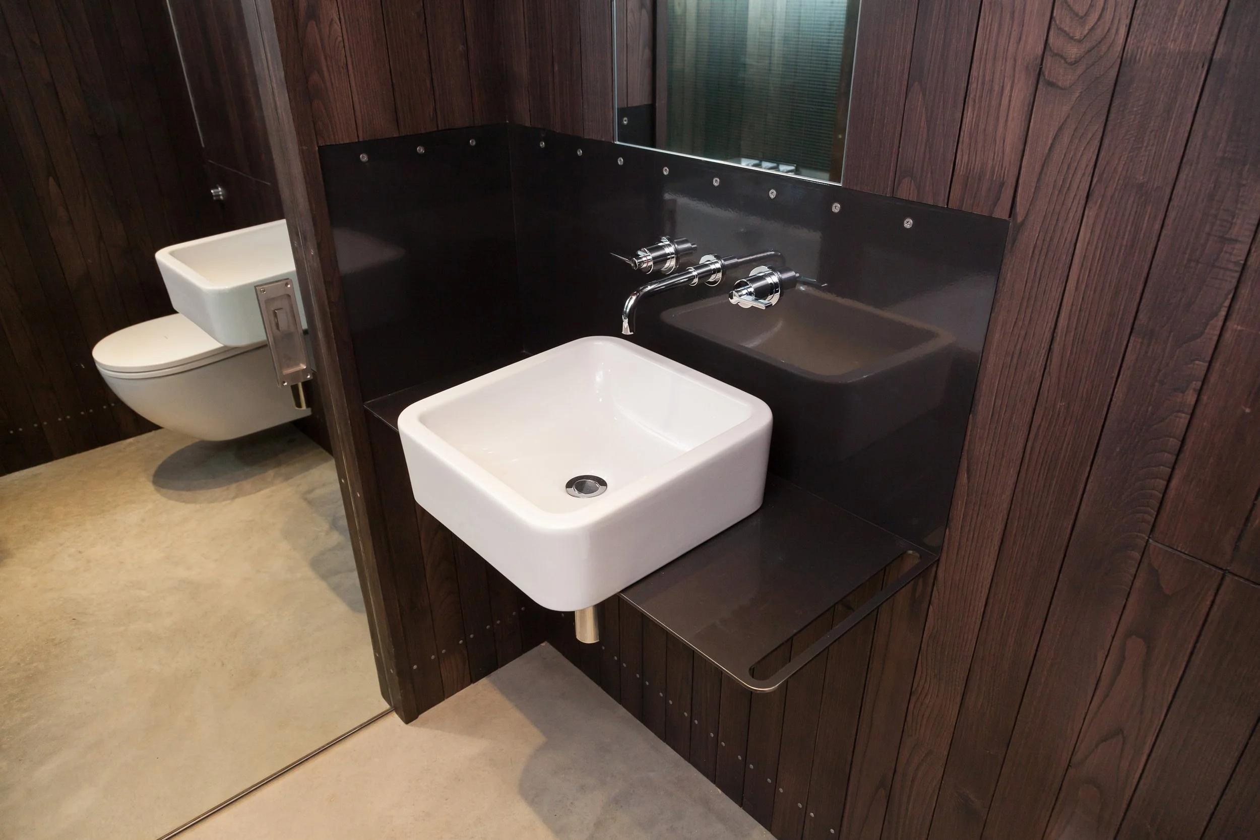 Studio 08 - Interior - Bathroom.jpg