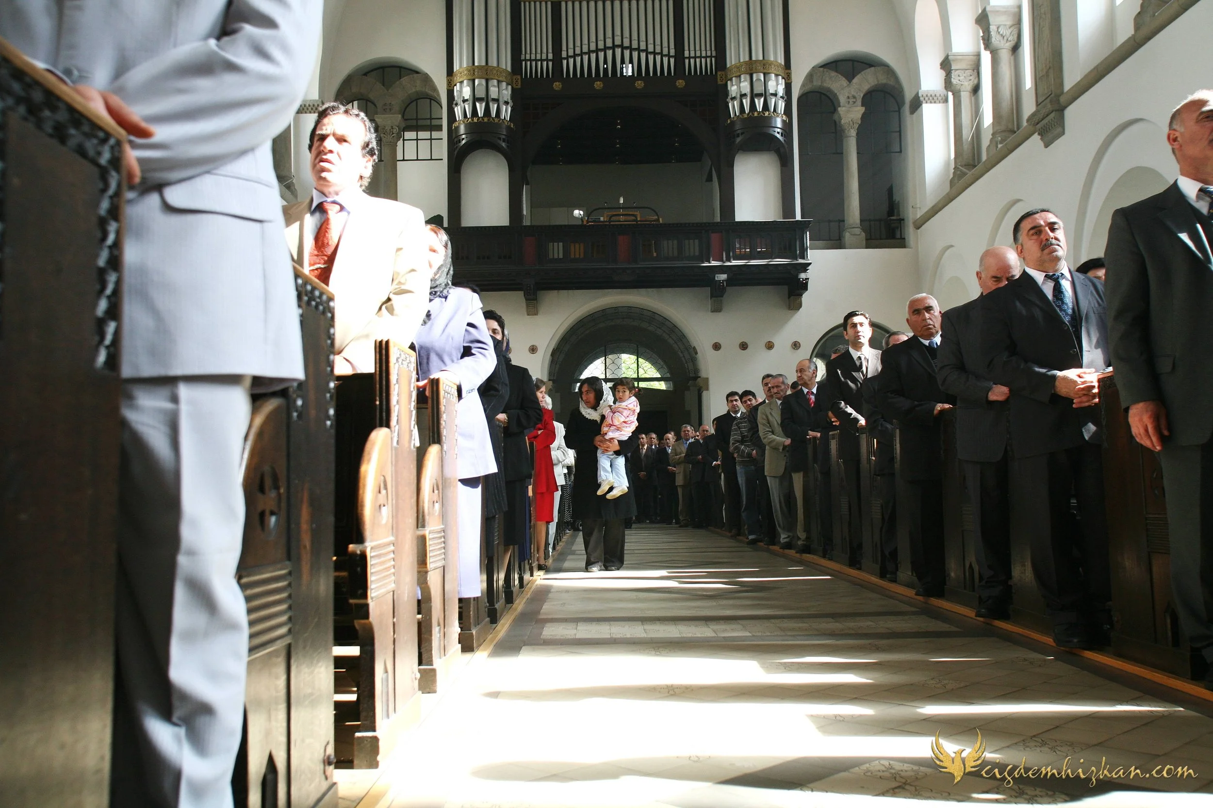 Faith & Community / İnanç ve Topluluk
Syriac Orthodox Church Liturgy – Berlin

A Syriac Orthodox Church ceremony marking the ordination of Abuna Murat Üzel as a priest in Berlin.The photographs document this moment of faith and community during the l