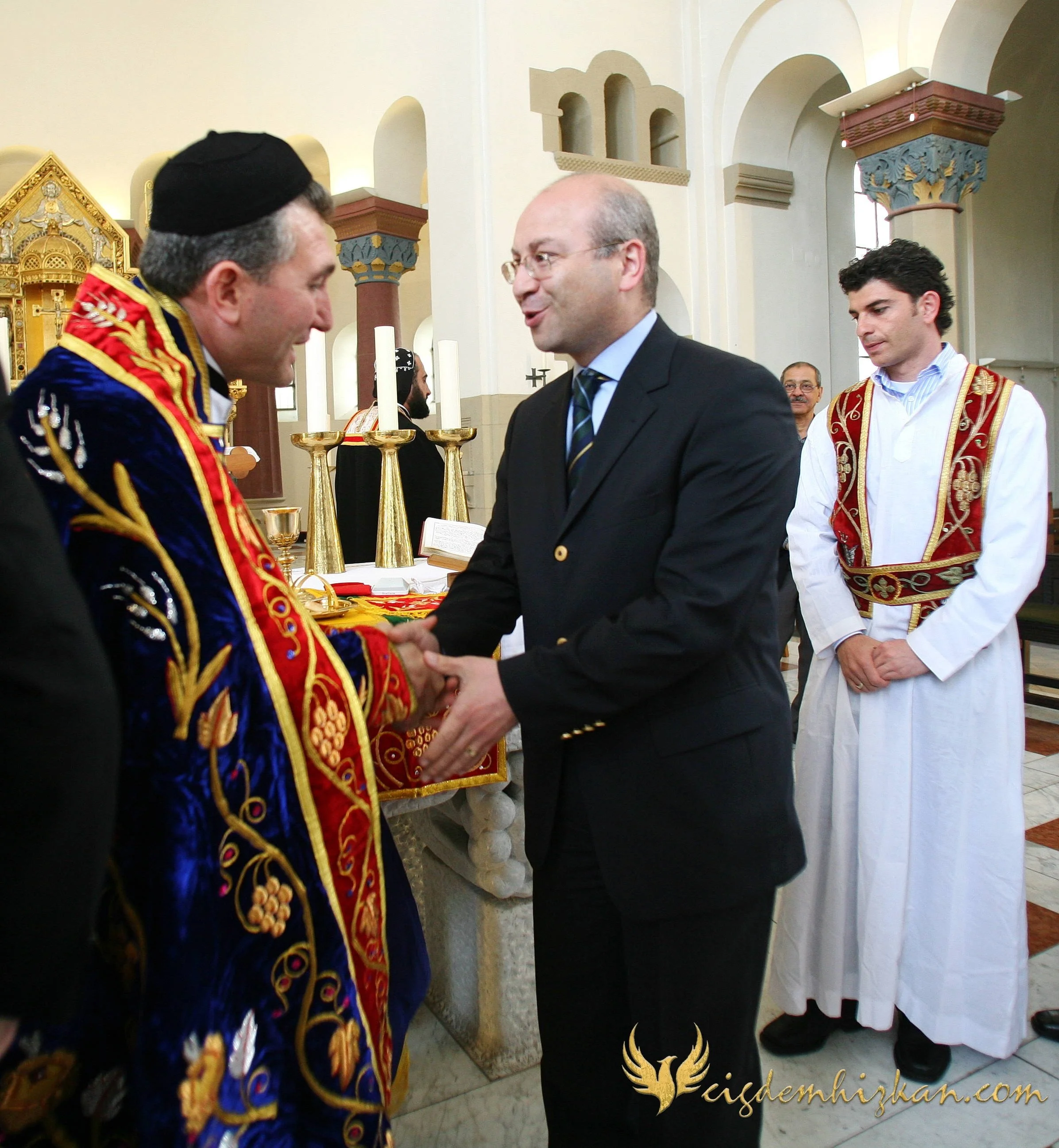 Faith & Community / İnanç ve Topluluk
Syriac Orthodox Church Liturgy – Berlin

A Syriac Orthodox Church ceremony marking the ordination of Abuna Murat Üzel as a priest in Berlin.The photographs document this moment of faith and community during the l