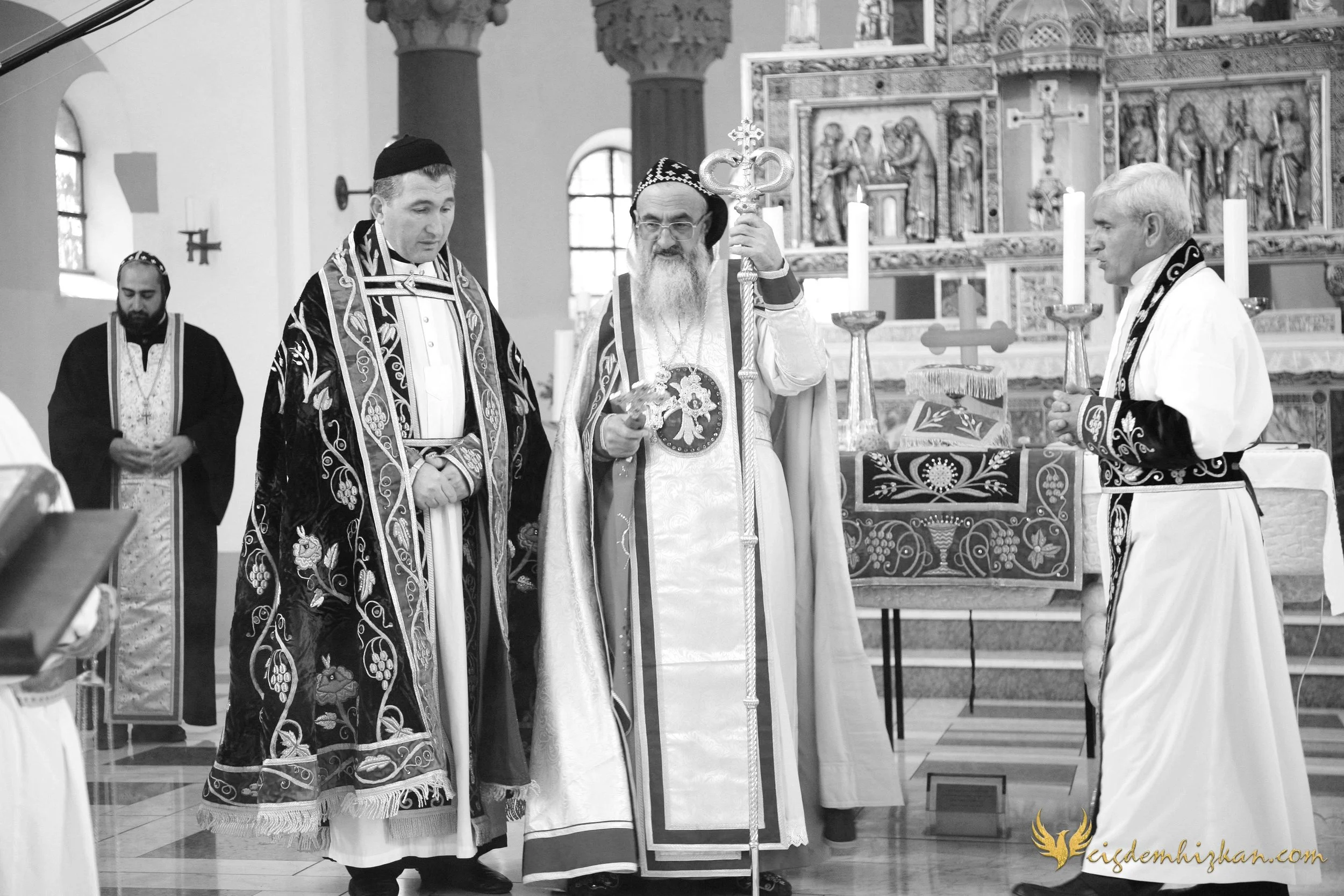 Faith & Community / İnanç ve Topluluk
Syriac Orthodox Church Liturgy – Berlin

A Syriac Orthodox Church ceremony marking the ordination of Abuna Murat Üzel as a priest in Berlin.The photographs document this moment of faith and community during the l