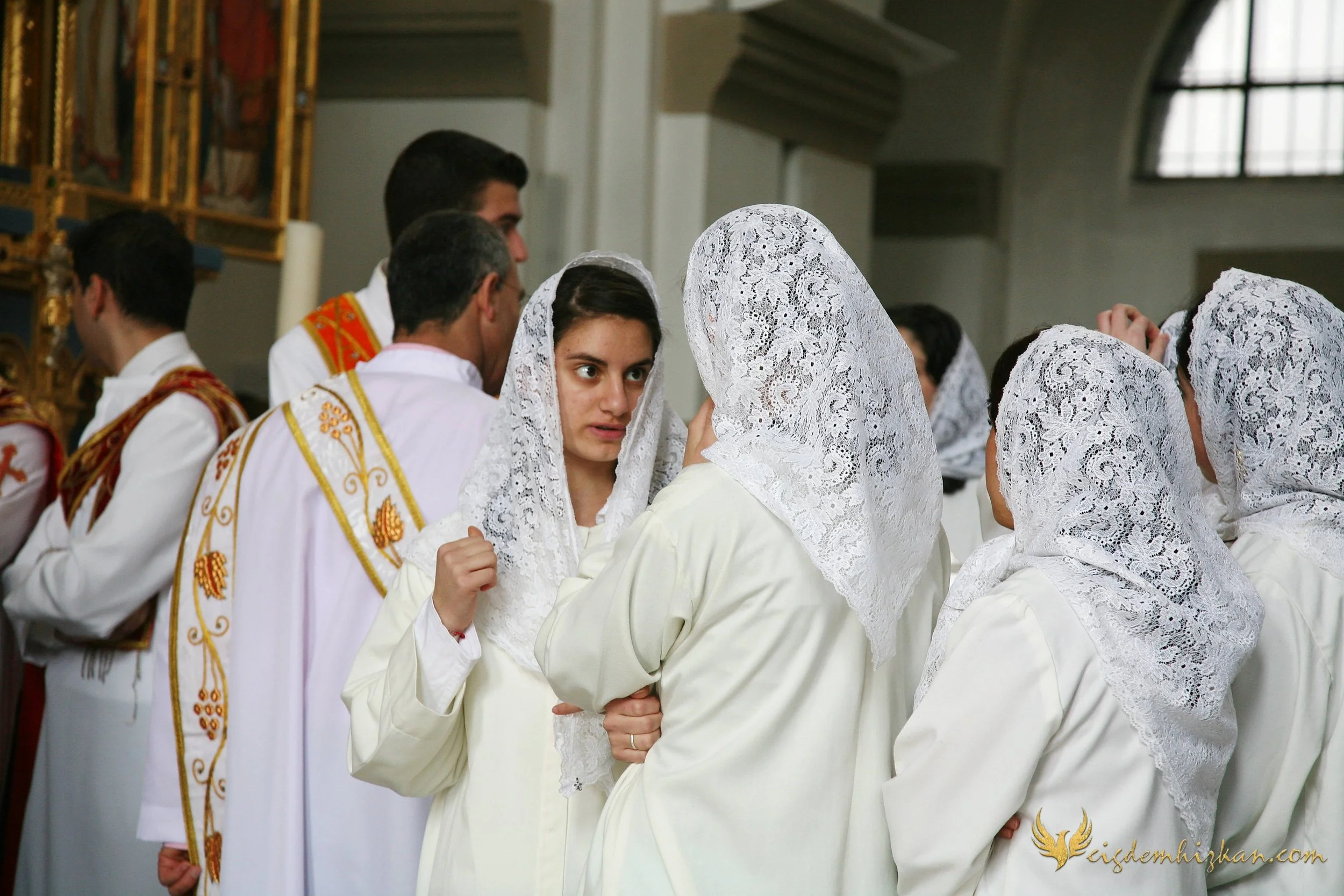 Faith & Community / İnanç ve Topluluk
Syriac Orthodox Church Liturgy – Berlin

A Syriac Orthodox Church ceremony marking the ordination of Abuna Murat Üzel as a priest in Berlin.The photographs document this moment of faith and community during the l