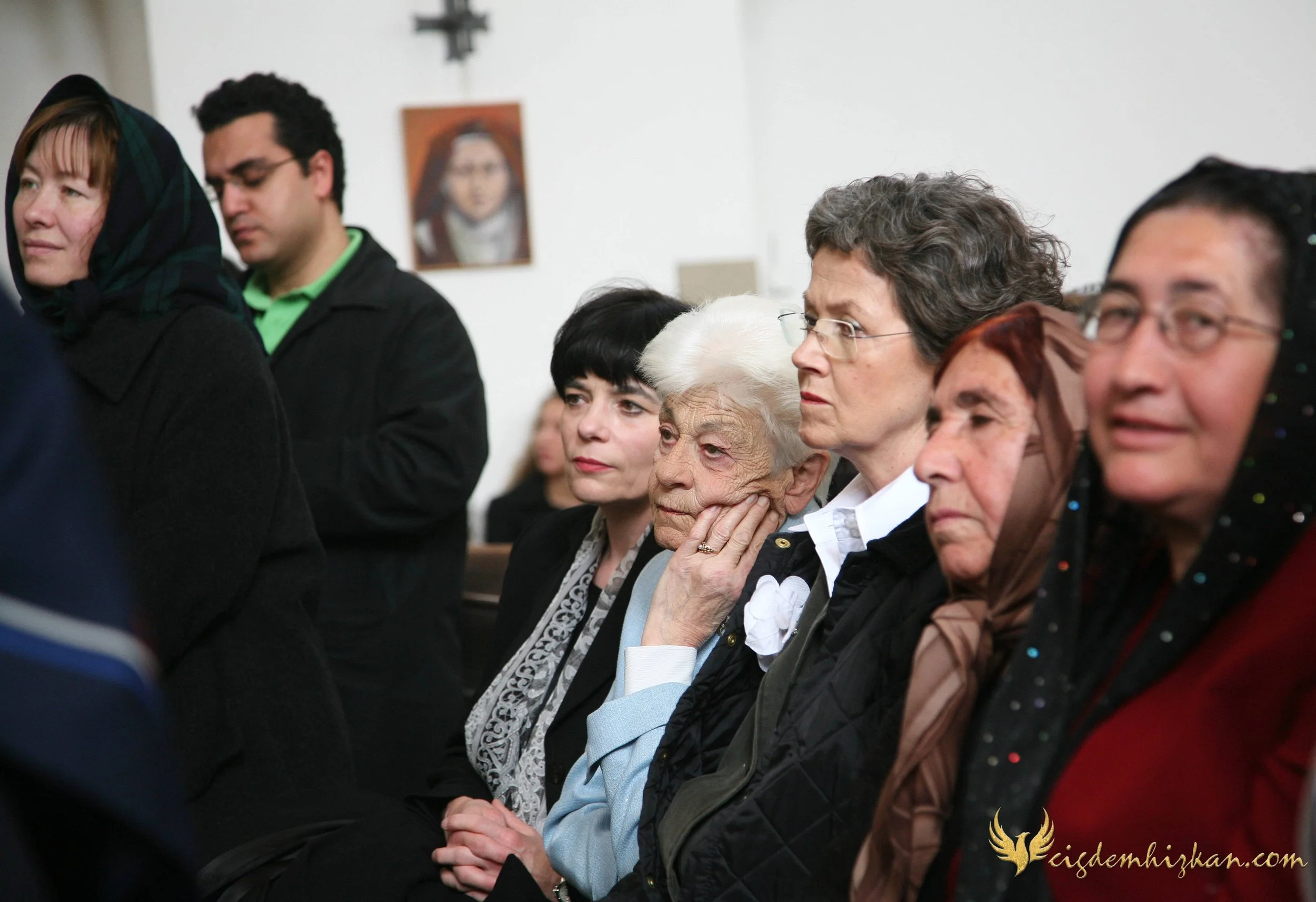 Faith & Community / İnanç ve Topluluk
Syriac Orthodox Church Liturgy – Berlin

A Syriac Orthodox Church ceremony marking the ordination of Abuna Murat Üzel as a priest in Berlin.The photographs document this moment of faith and community during the l