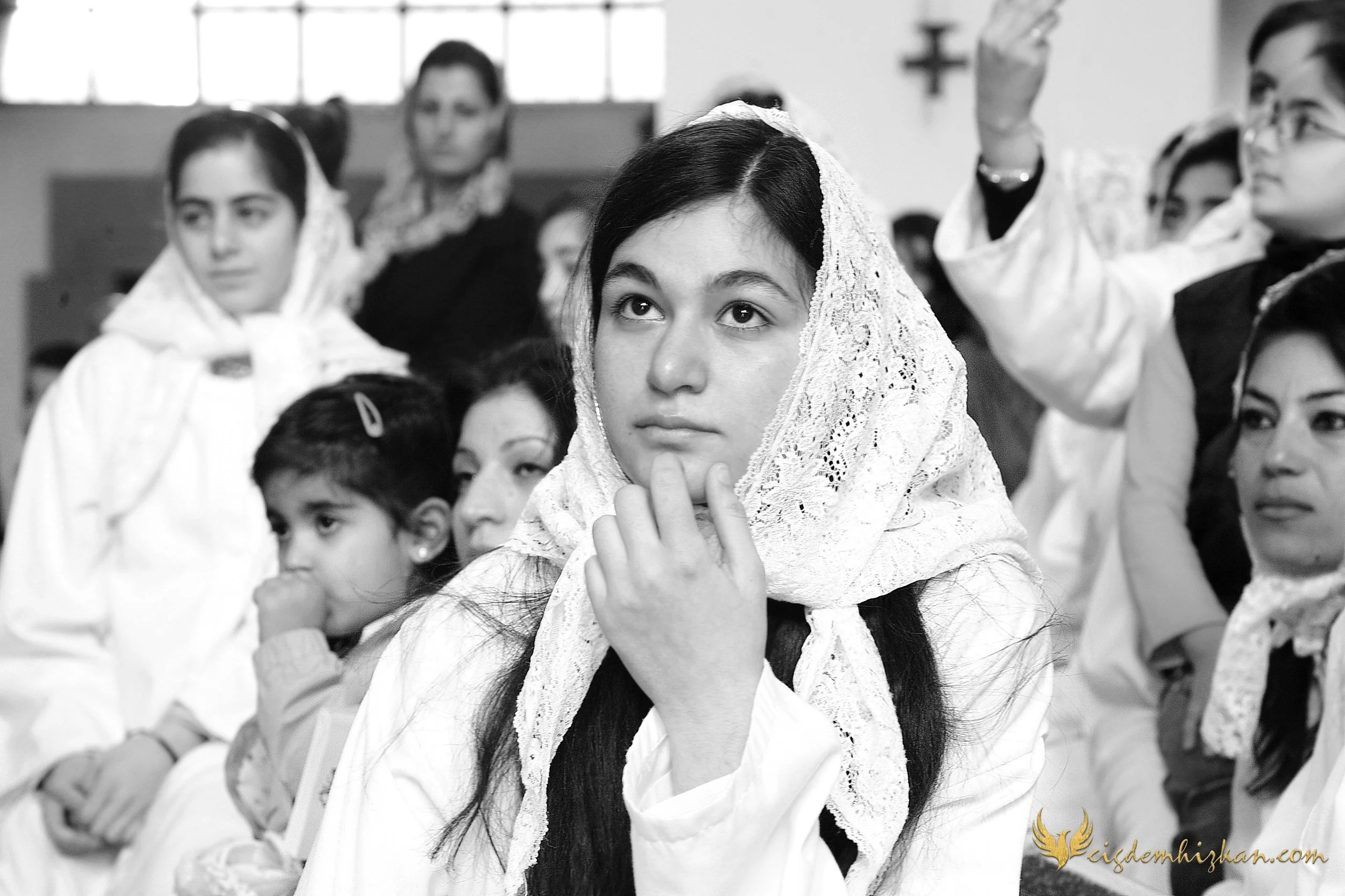 Faith & Community / İnanç ve Topluluk
Syriac Orthodox Church Liturgy – Berlin

A Syriac Orthodox Church ceremony marking the ordination of Abuna Murat Üzel as a priest in Berlin.The photographs document this moment of faith and community during the l
