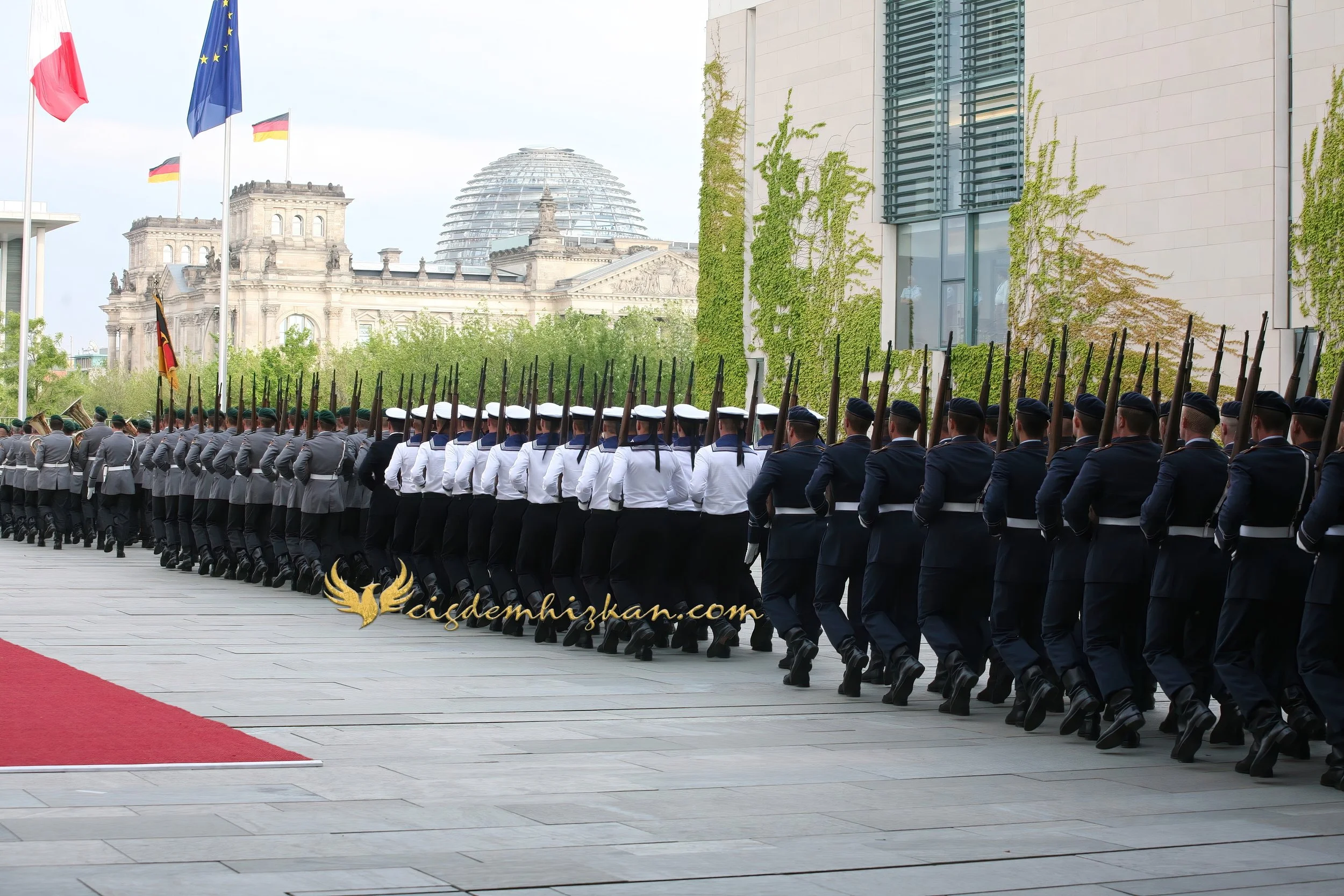 Chancellor Angela Merkel and President Nicolas Sarkozy - Berlin Bundestag 2007 - "Merkozy": Franco-German Relations - Sarkozy's inaugural visit to Berlin - Military Ceremony