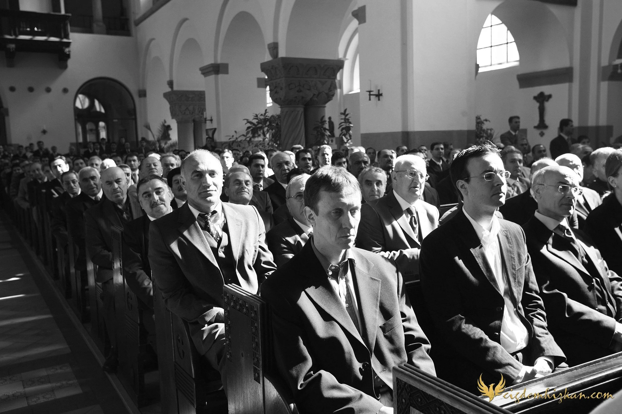 Faith & Community / İnanç ve Topluluk
Syriac Orthodox Church Liturgy – Berlin

A Syriac Orthodox Church ceremony marking the ordination of Abuna Murat Üzel as a priest in Berlin.The photographs document this moment of faith and community during the l