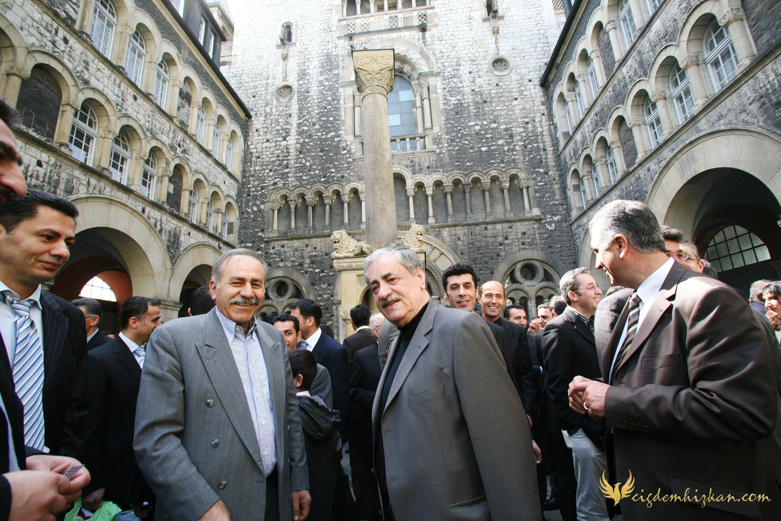 Faith & Community / İnanç ve Topluluk
Syriac Orthodox Church Liturgy – Berlin

A Syriac Orthodox Church ceremony marking the ordination of Abuna Murat Üzel as a priest in Berlin.The photographs document this moment of faith and community during the l