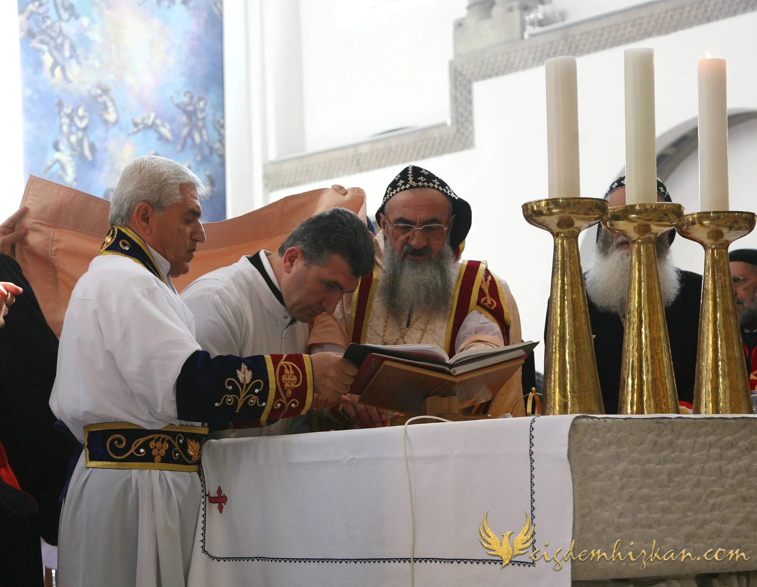Faith & Community / İnanç ve Topluluk
Syriac Orthodox Church Liturgy – Berlin

A Syriac Orthodox Church ceremony marking the ordination of Abuna Murat Üzel as a priest in Berlin.The photographs document this moment of faith and community during the l