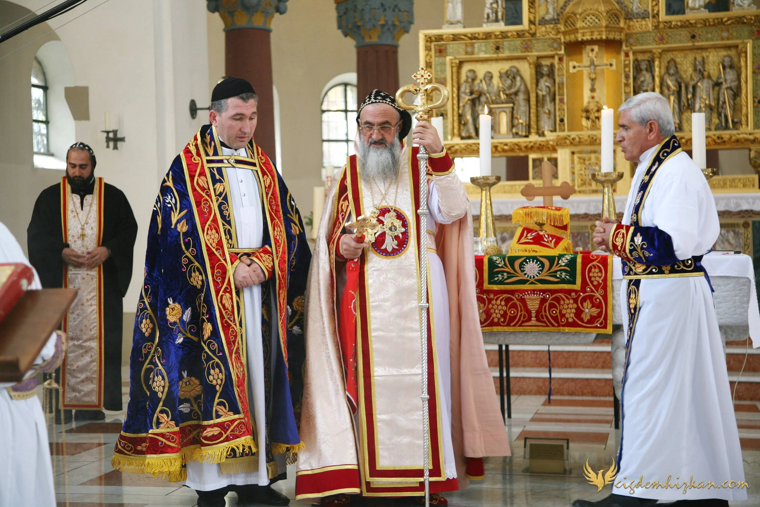 Faith & Community / İnanç ve Topluluk
Syriac Orthodox Church Liturgy – Berlin

A Syriac Orthodox Church ceremony marking the ordination of Abuna Murat Üzel as a priest in Berlin.The photographs document this moment of faith and community during the l