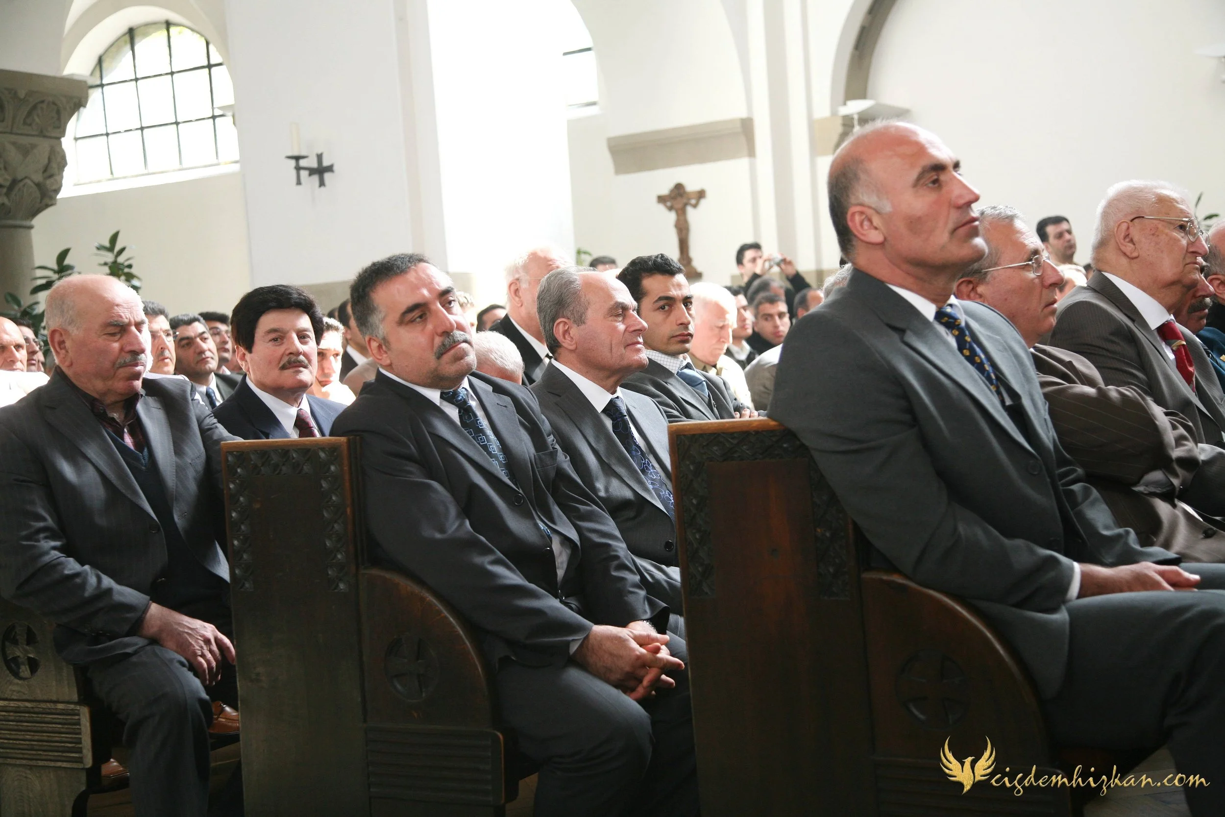 Faith & Community / İnanç ve Topluluk
Syriac Orthodox Church Liturgy – Berlin

A Syriac Orthodox Church ceremony marking the ordination of Abuna Murat Üzel as a priest in Berlin.The photographs document this moment of faith and community during the l