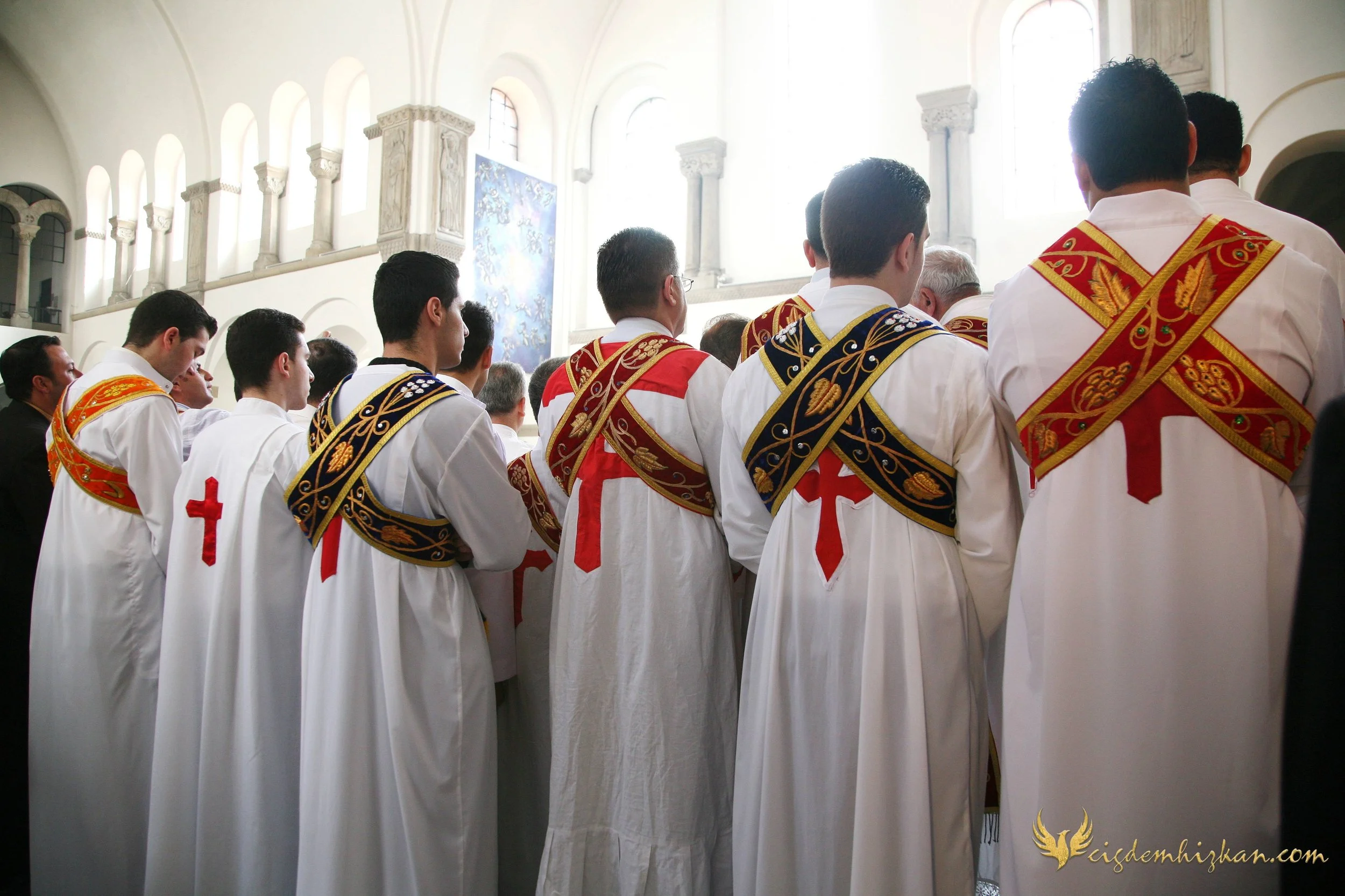 Faith & Community / İnanç ve Topluluk
Syriac Orthodox Church Liturgy – Berlin

A Syriac Orthodox Church ceremony marking the ordination of Abuna Murat Üzel as a priest in Berlin.The photographs document this moment of faith and community during the l